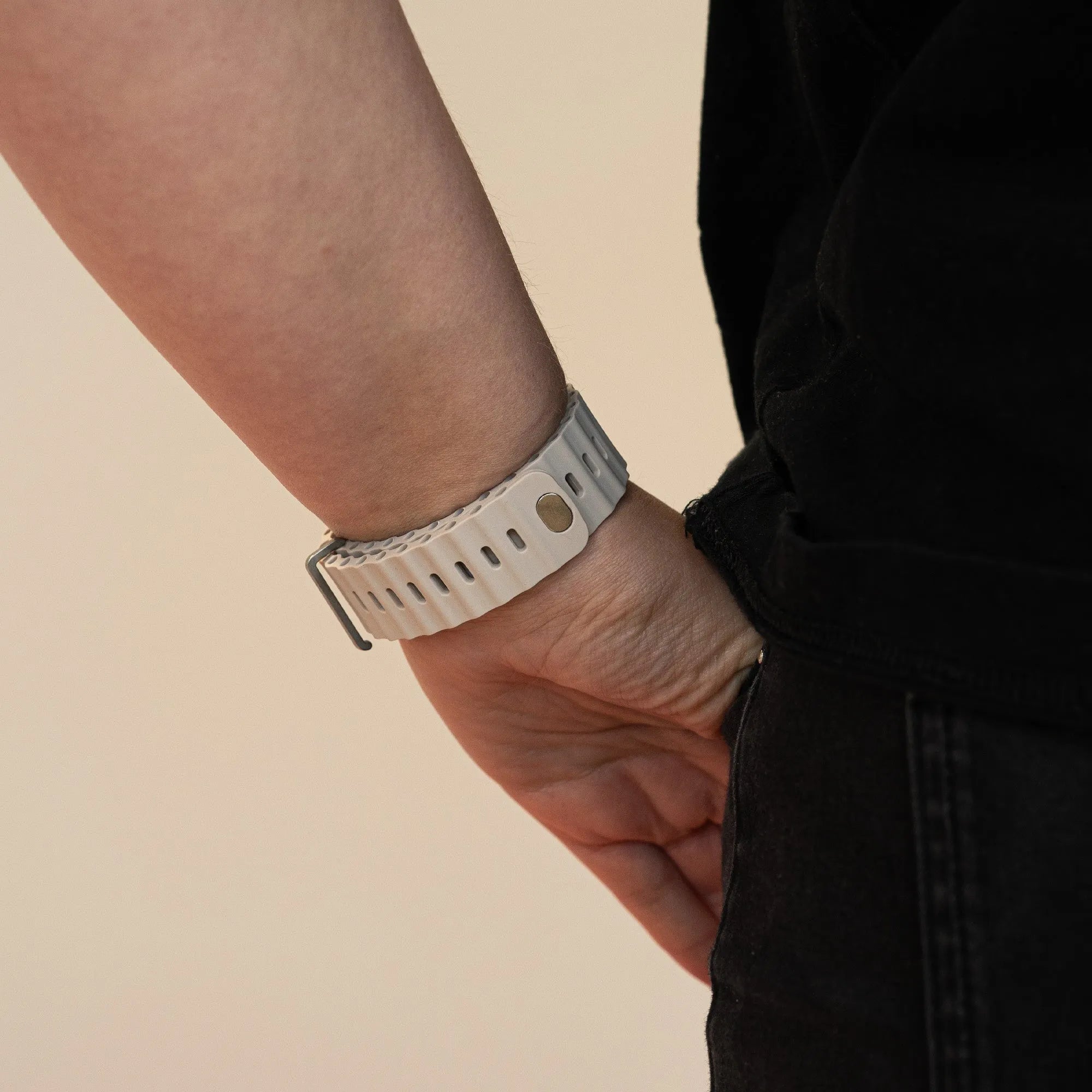 Apple Watch Ocean Strap with Snap Closure (Starlight)