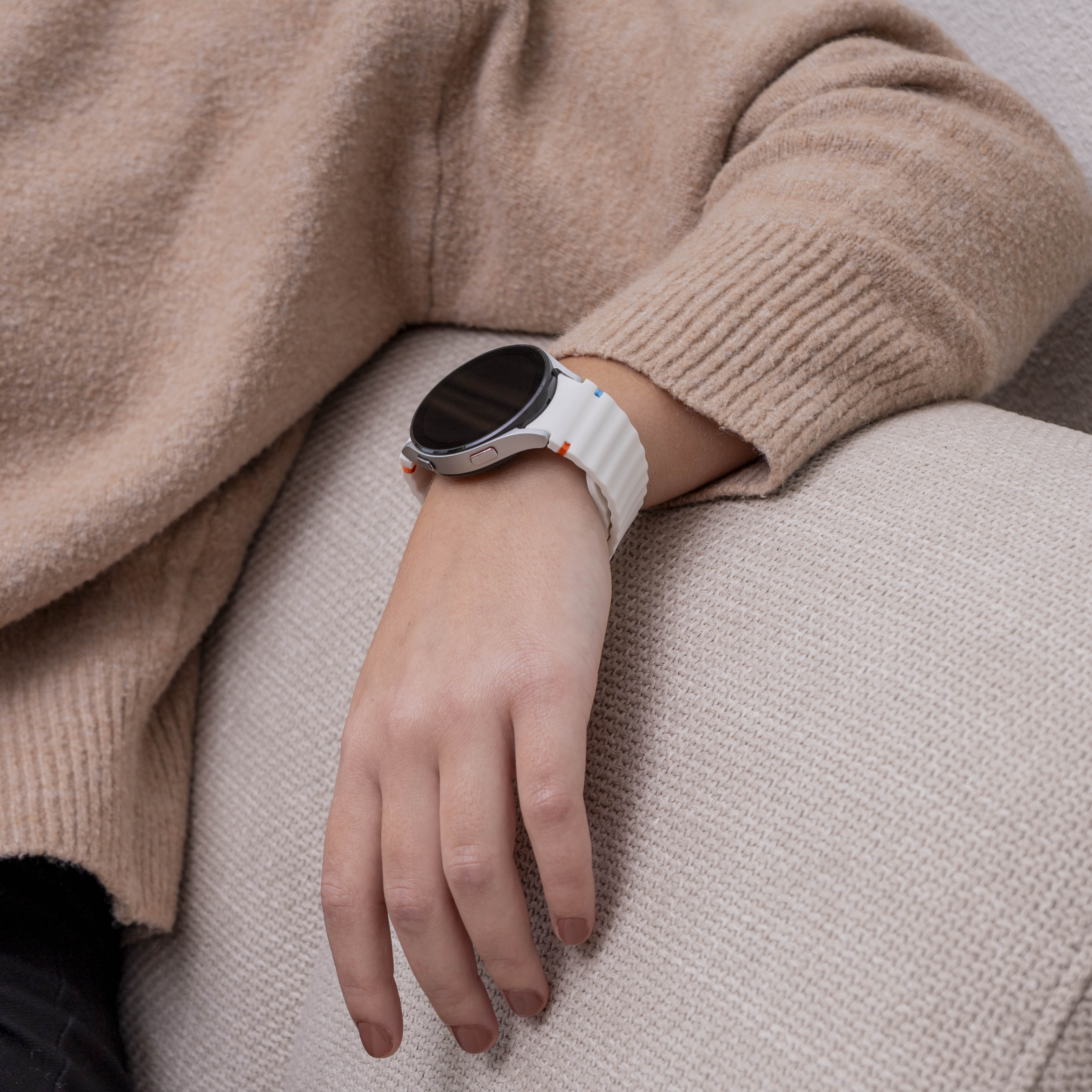 Samsung Galaxy Watch 7 - 40mm Wave Strap (White)