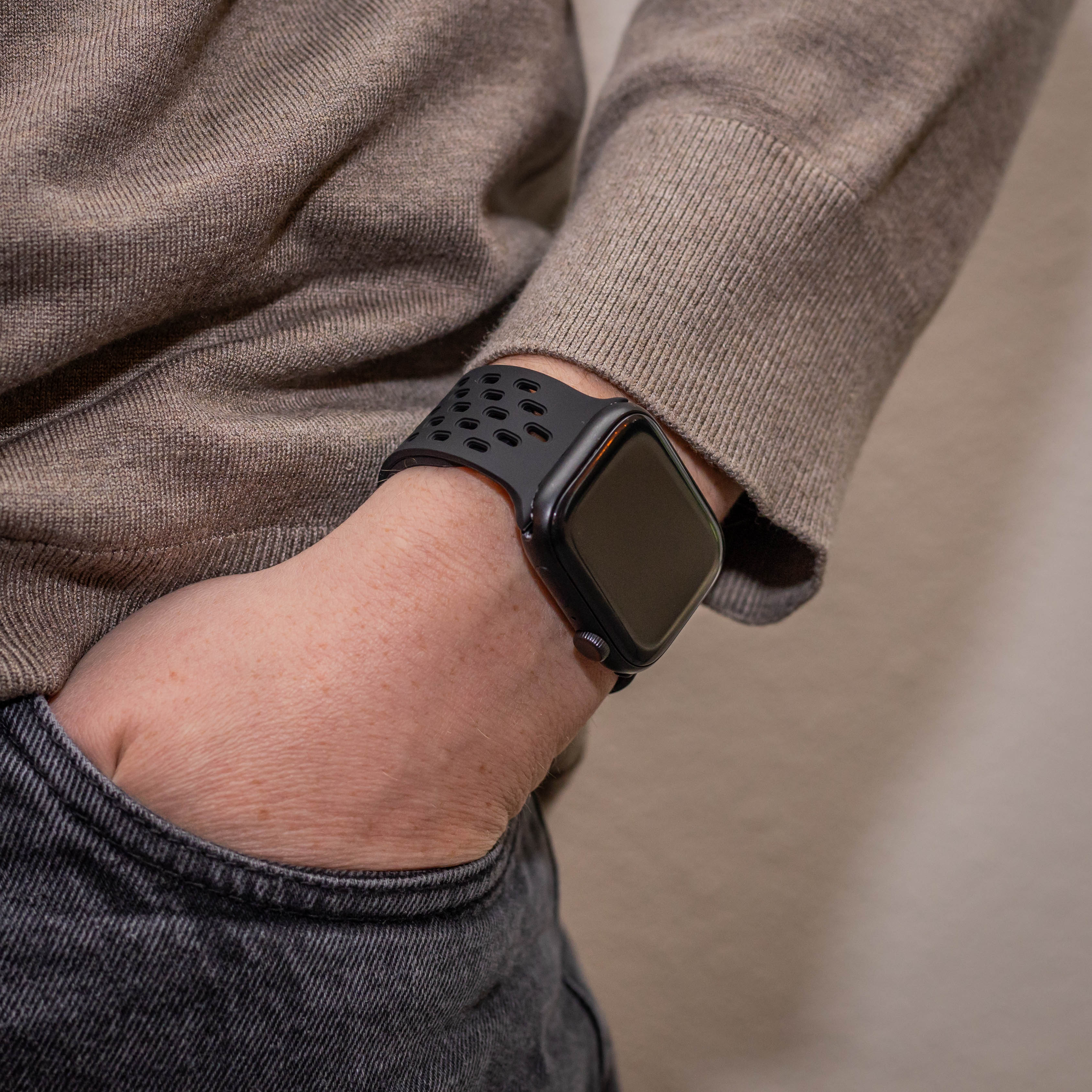 Apple Watch Silicone Air Strap with P-Buckle (Black)