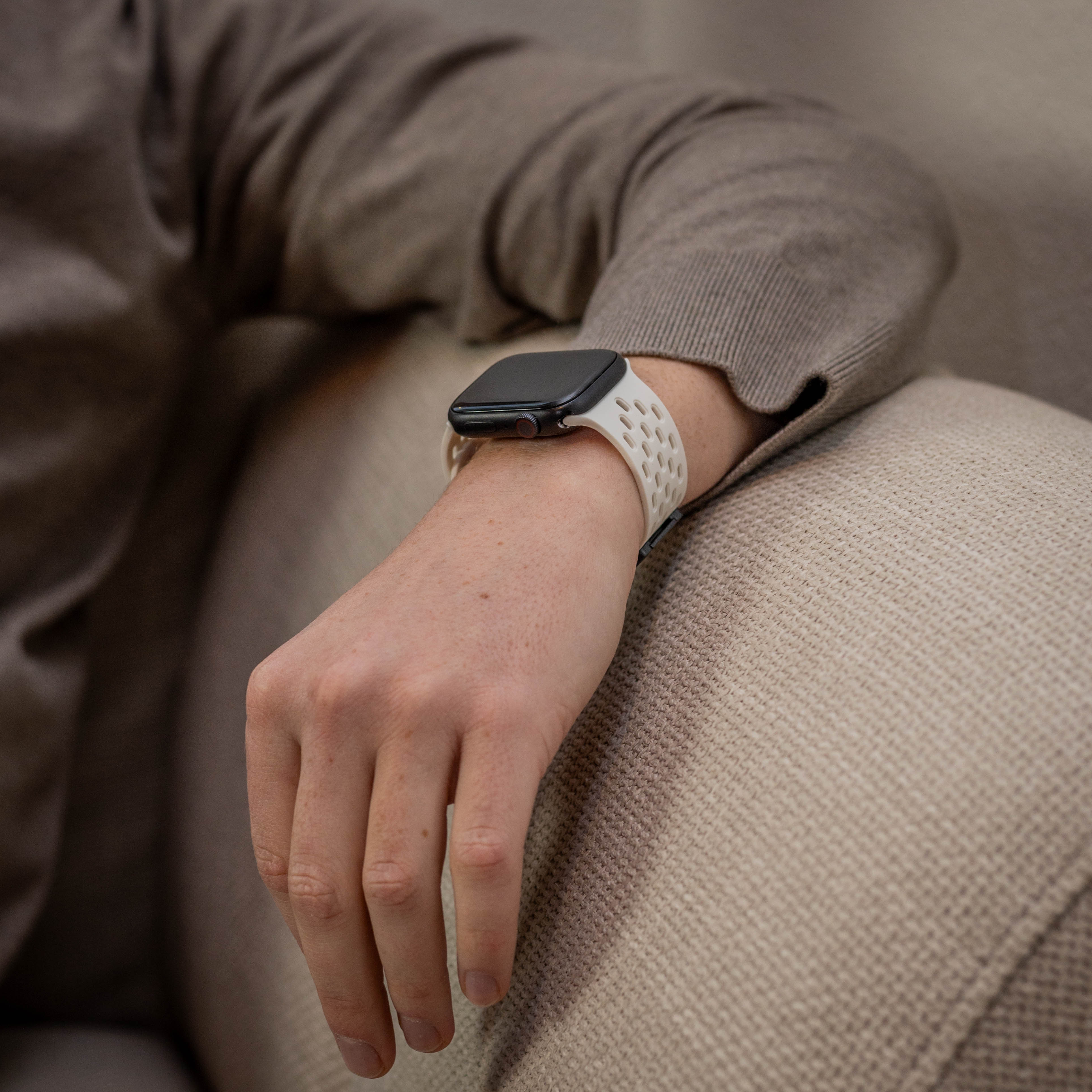 Apple Watch Silicone Air Strap with P-Buckle (White)