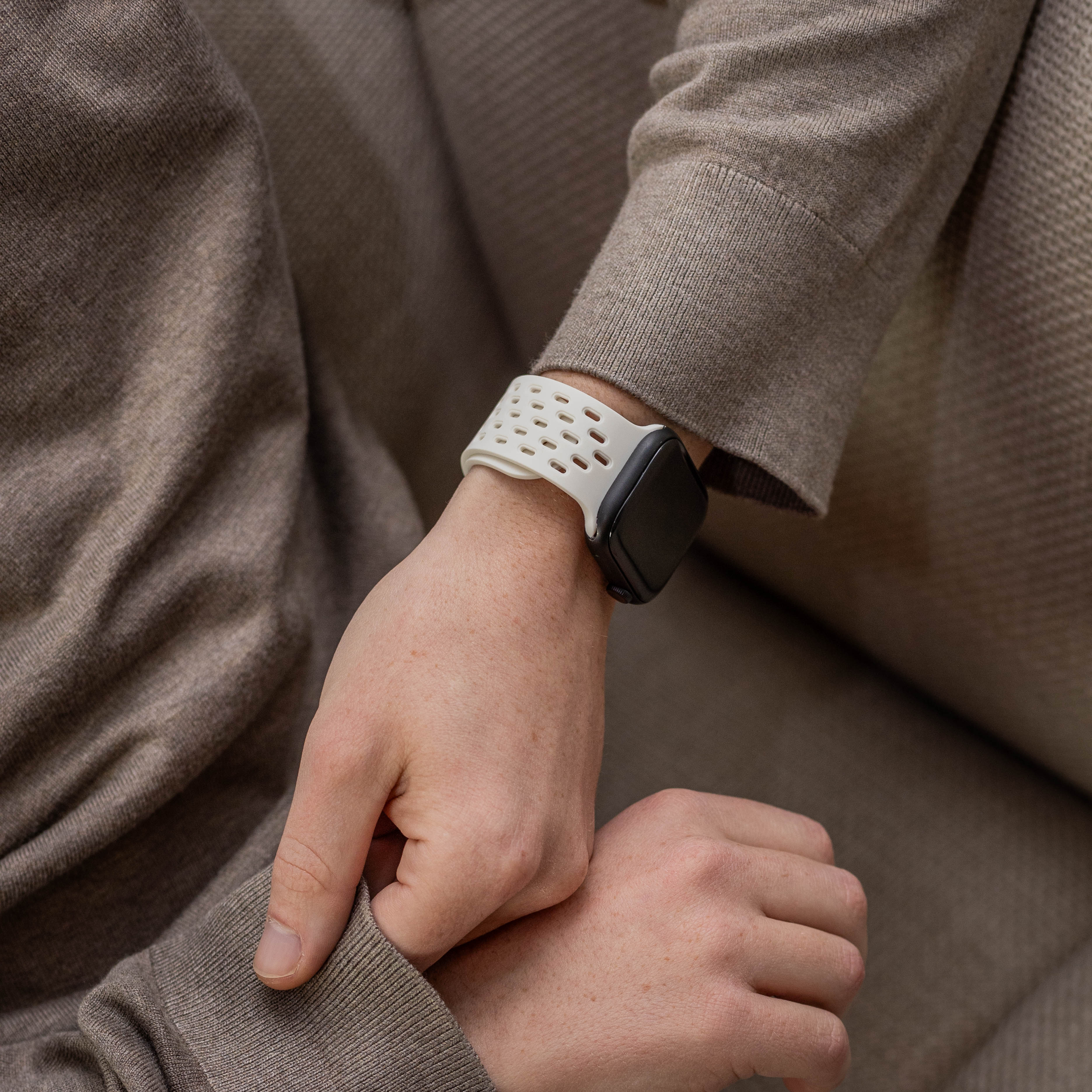 Apple Watch Silicone Air Strap with P-Buckle (White)