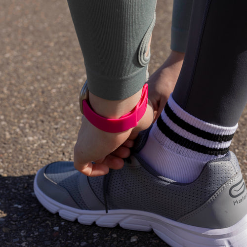 Fitbit Versa 4 Silicone Strap Classic (Bright Pink)