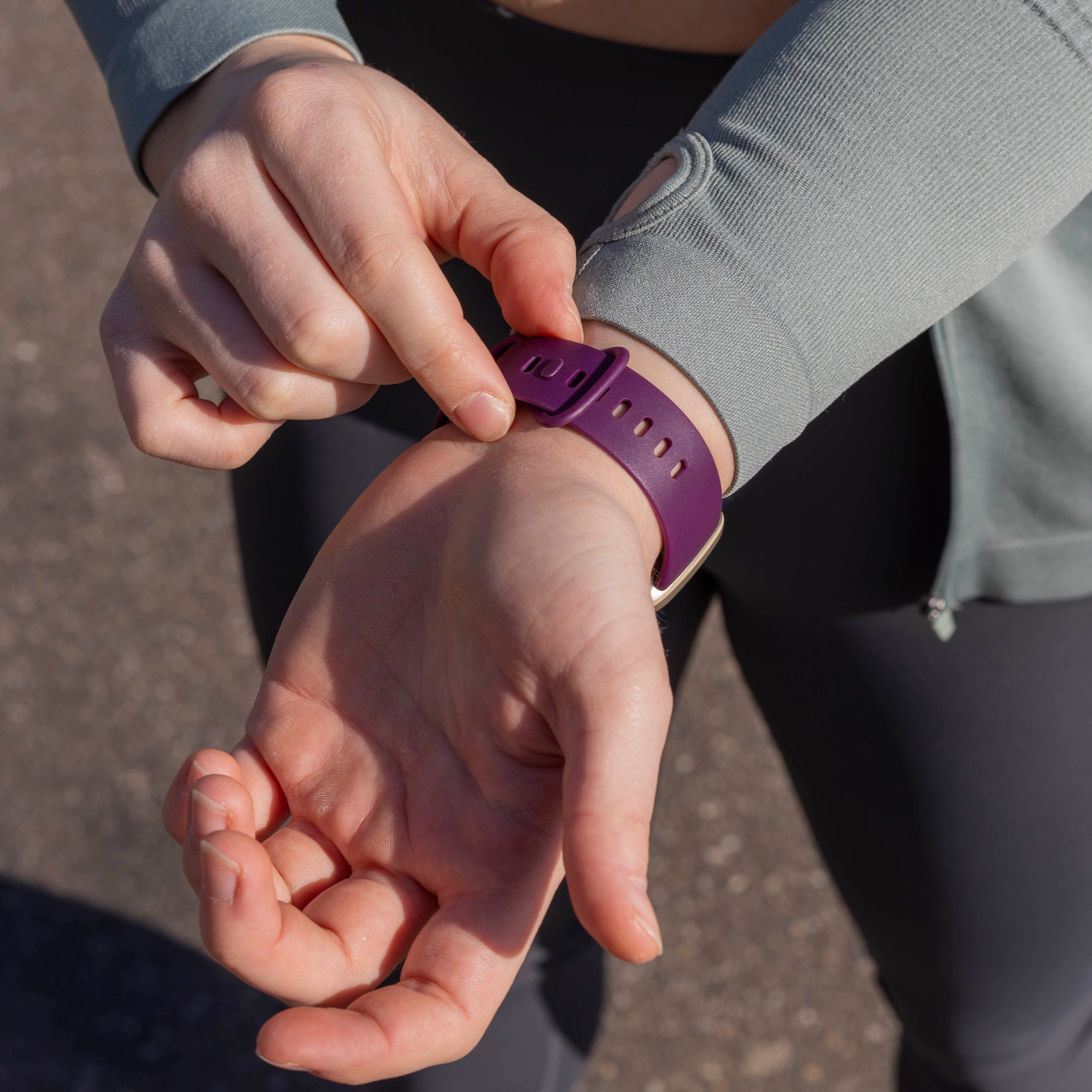 Fitbit Versa 3 Silicone Strap Classic (Deep Purple)