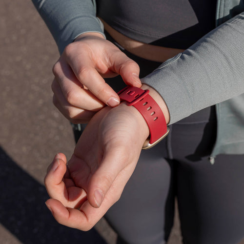 Fitbit Versa 4 Silicone Strap Classic (Wine Red)