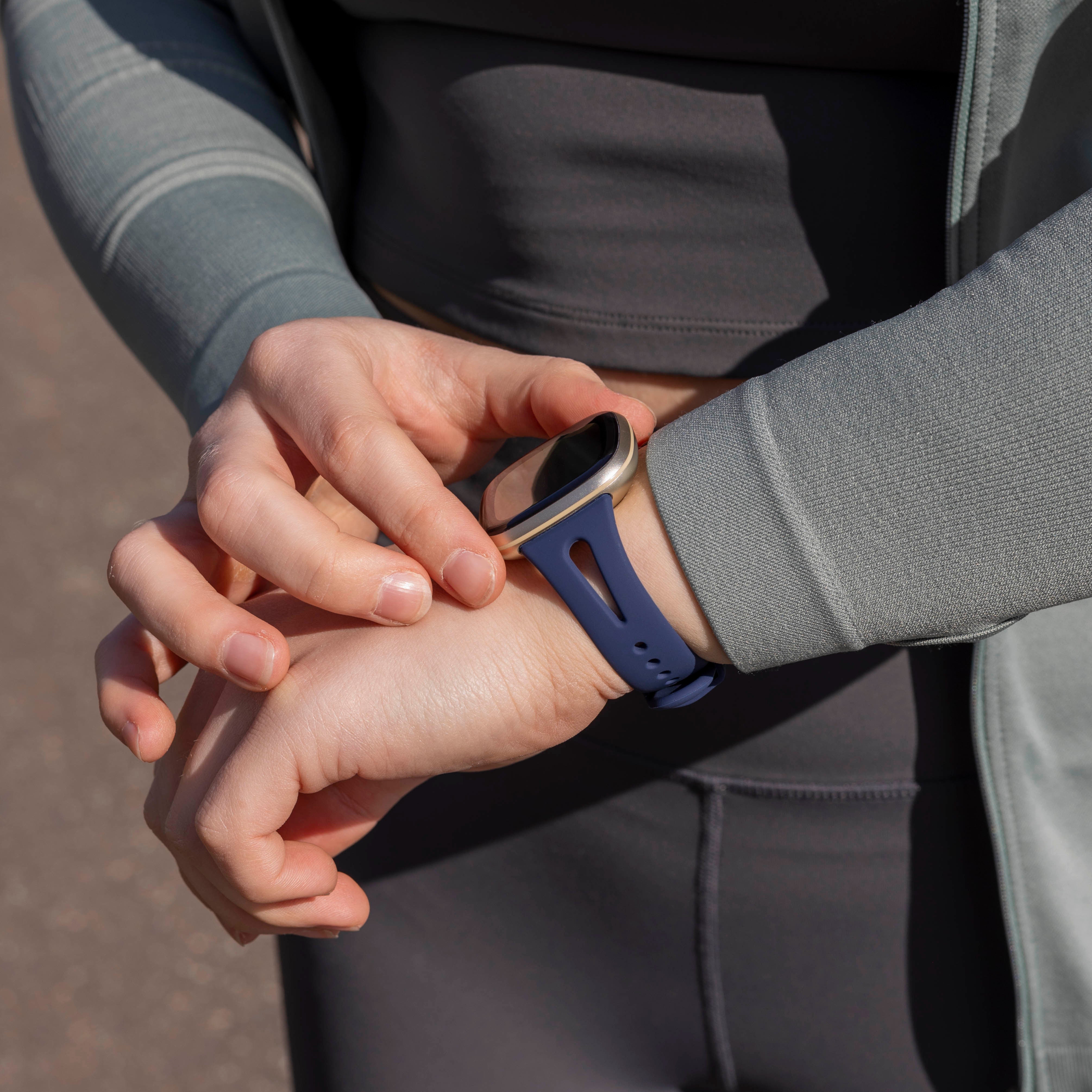 Fitbit Versa 4 Premium Silicone Strap (Dark Blue)