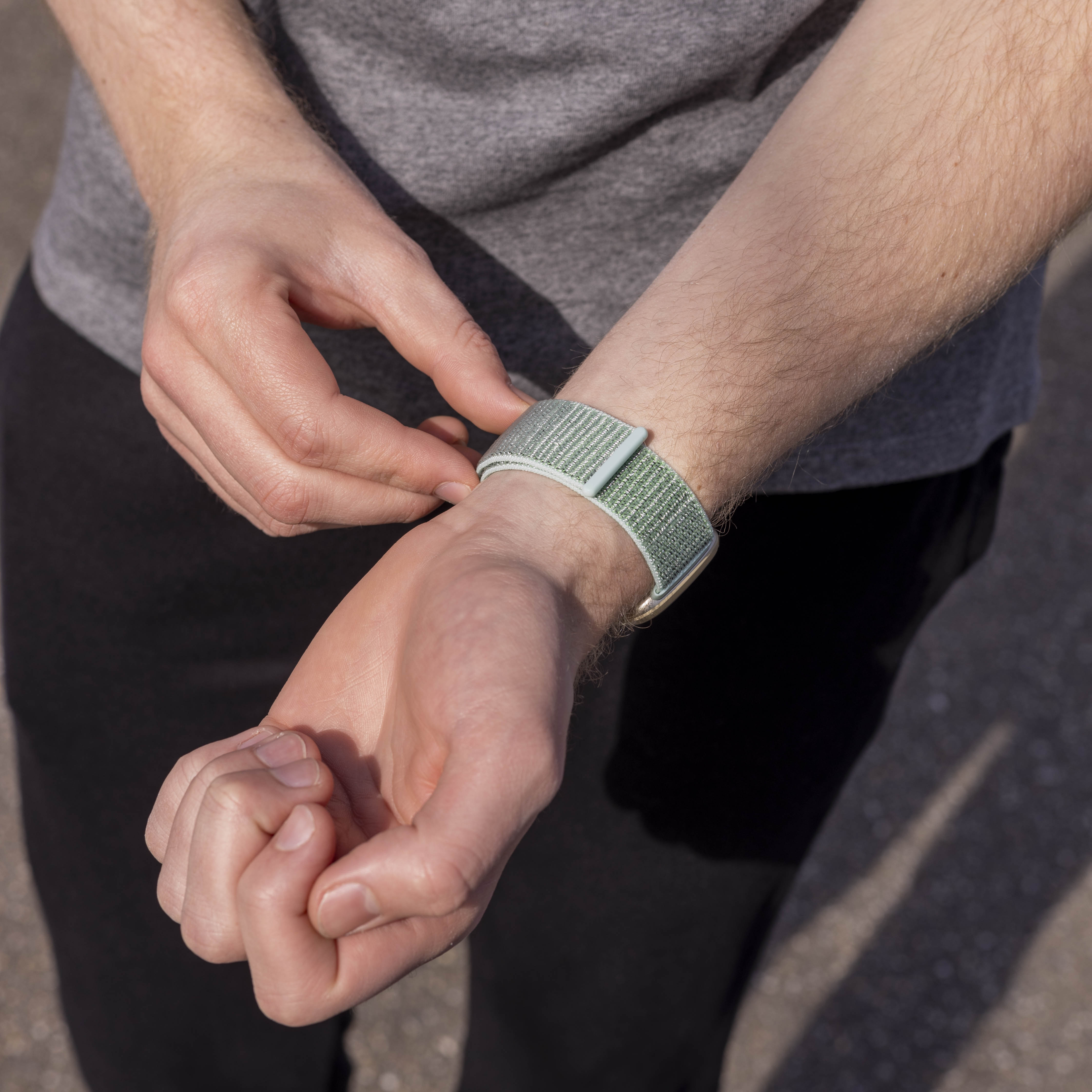Fitbit Versa 3 Nylon Strap (Mint Green)