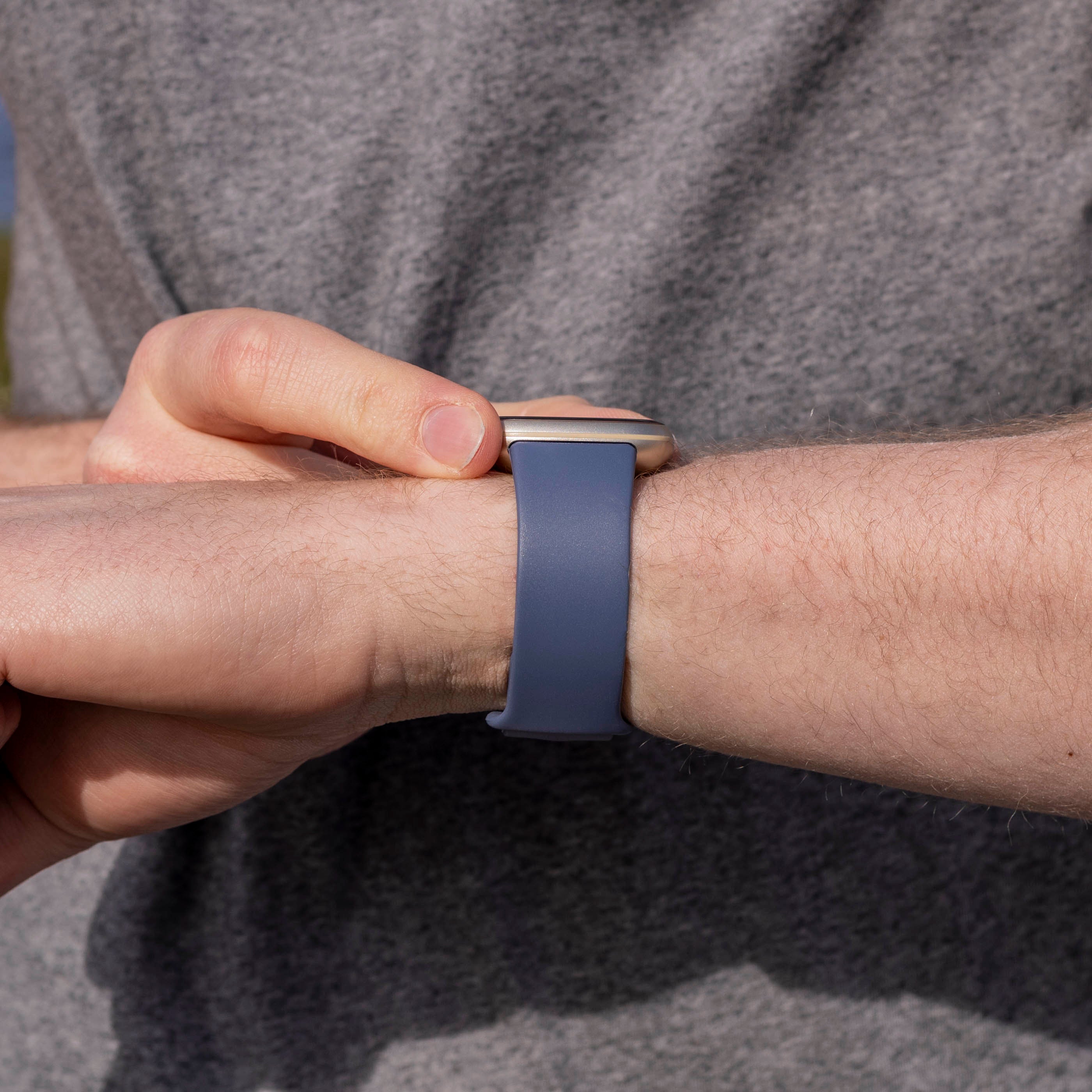 Fitbit Versa 4 Silicone Strap Classic (Grey-Blue)