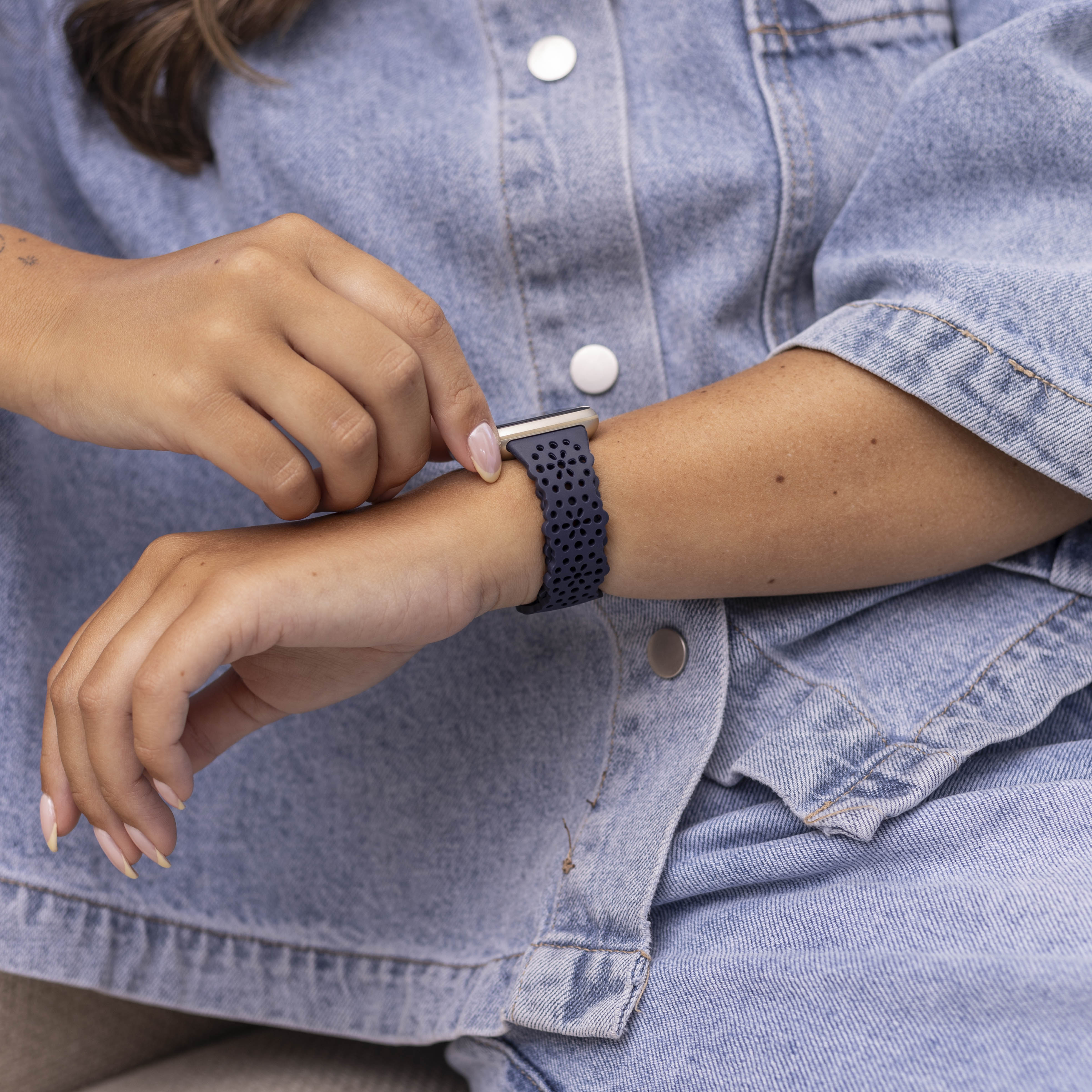 Fitbit Versa 3 Silicone Strap with Pattern (Dark Blue)
