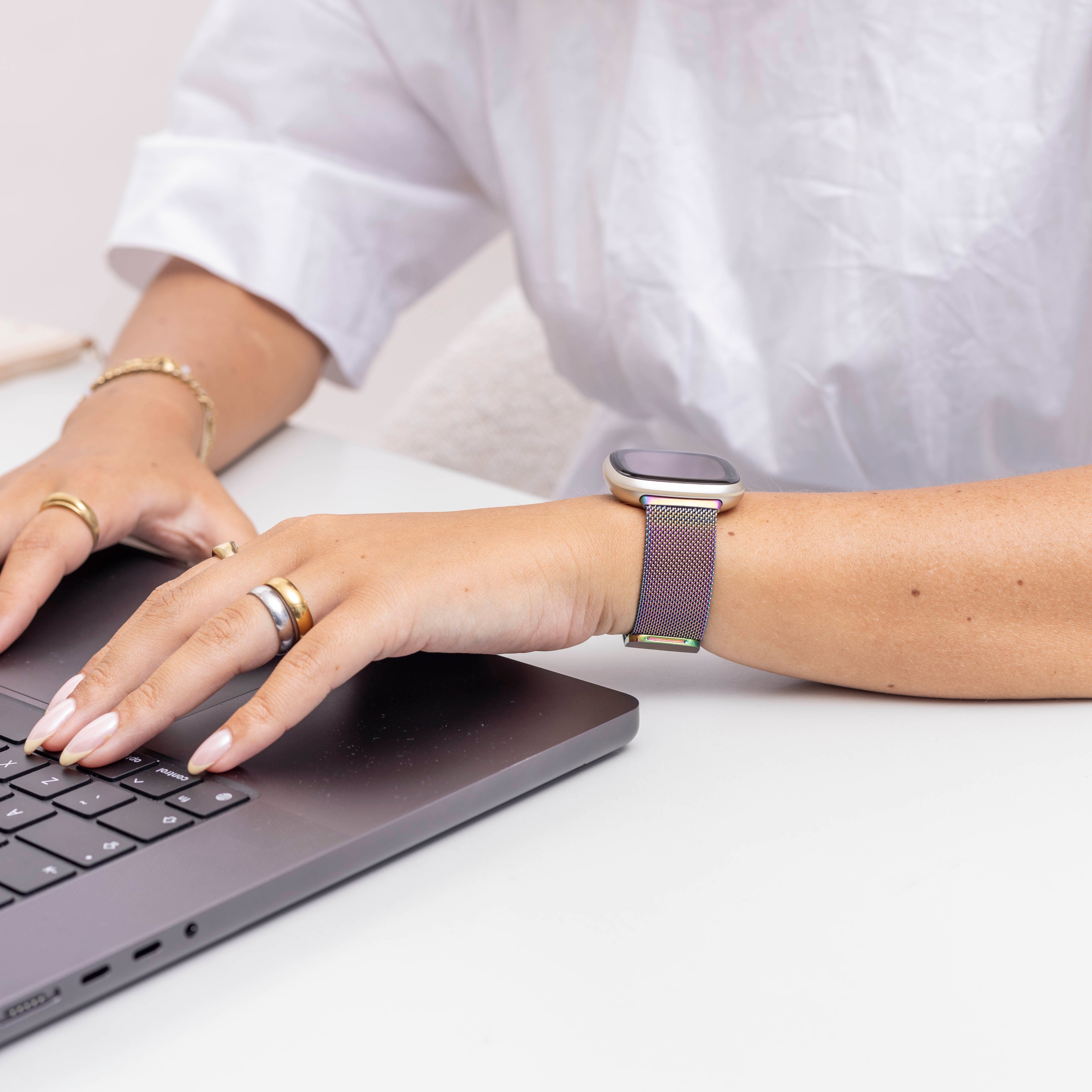 Fitbit Versa 3 Milanese Strap (Pearlescent)