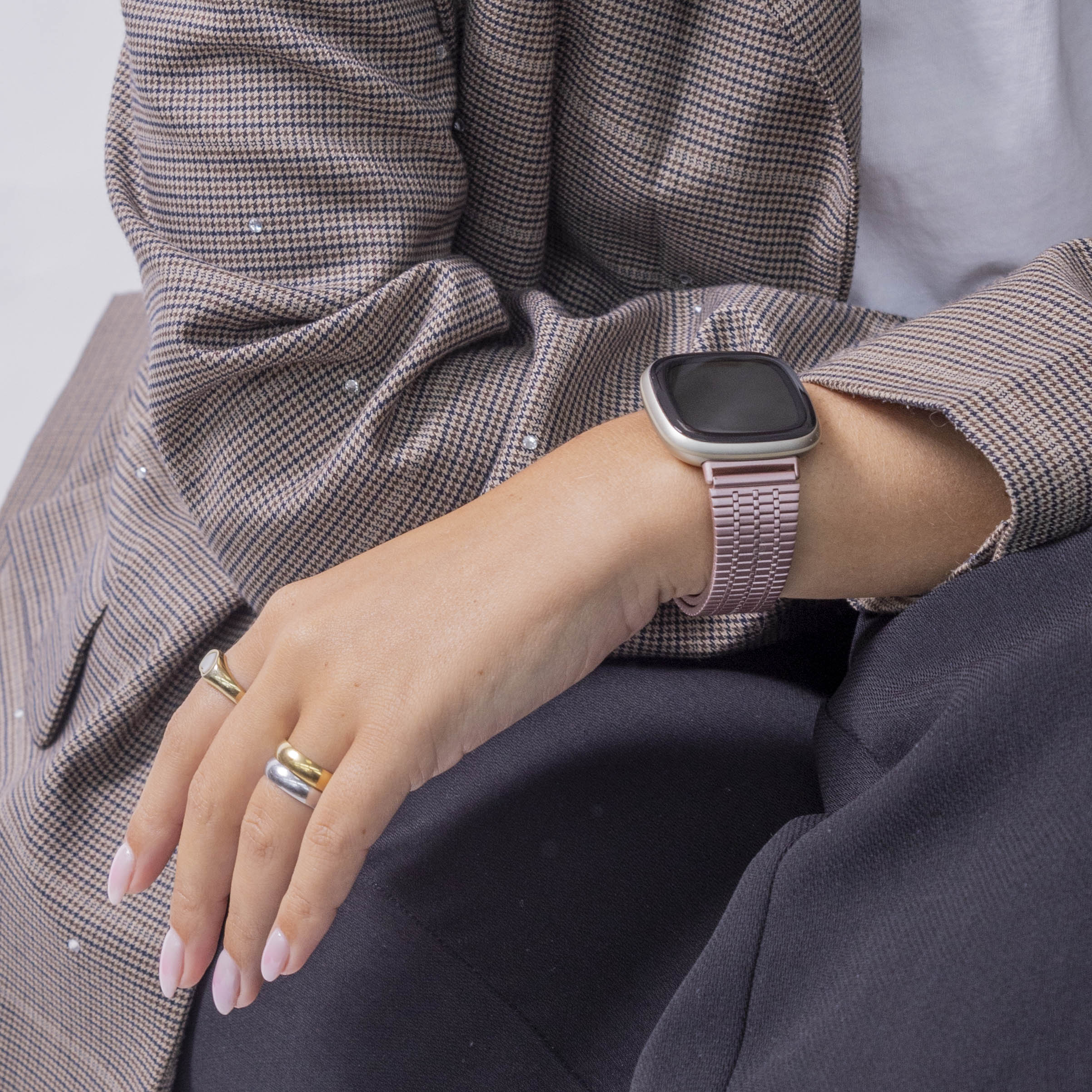 Fitbit Versa 3 Fine Steel Strap (Pink)