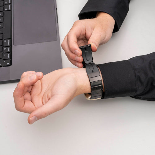 Fitbit Versa 3 Metal Strap (Black)