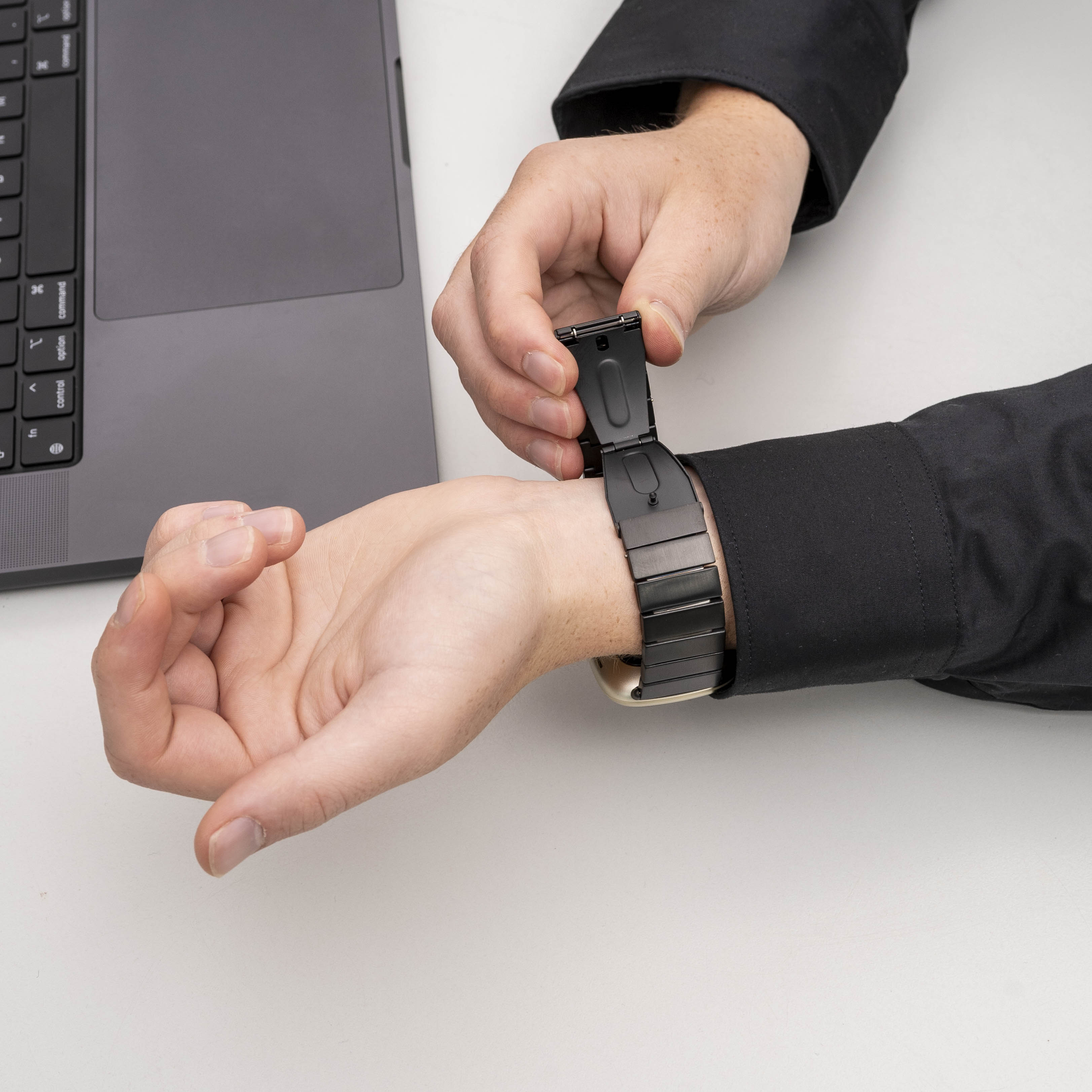 Fitbit Versa 3 Metal Strap (Black)