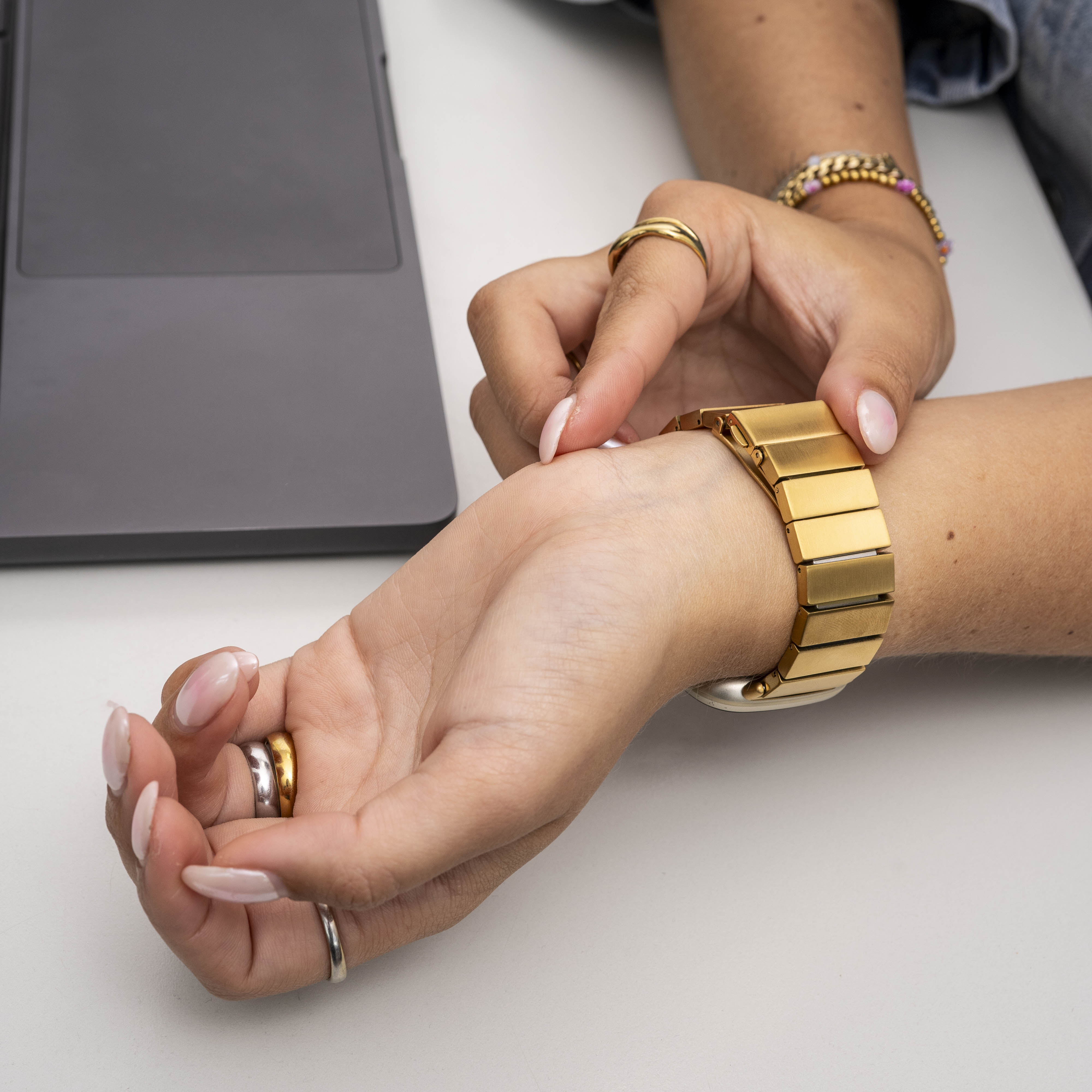 Fitbit Sense Metal Strap (Gold)