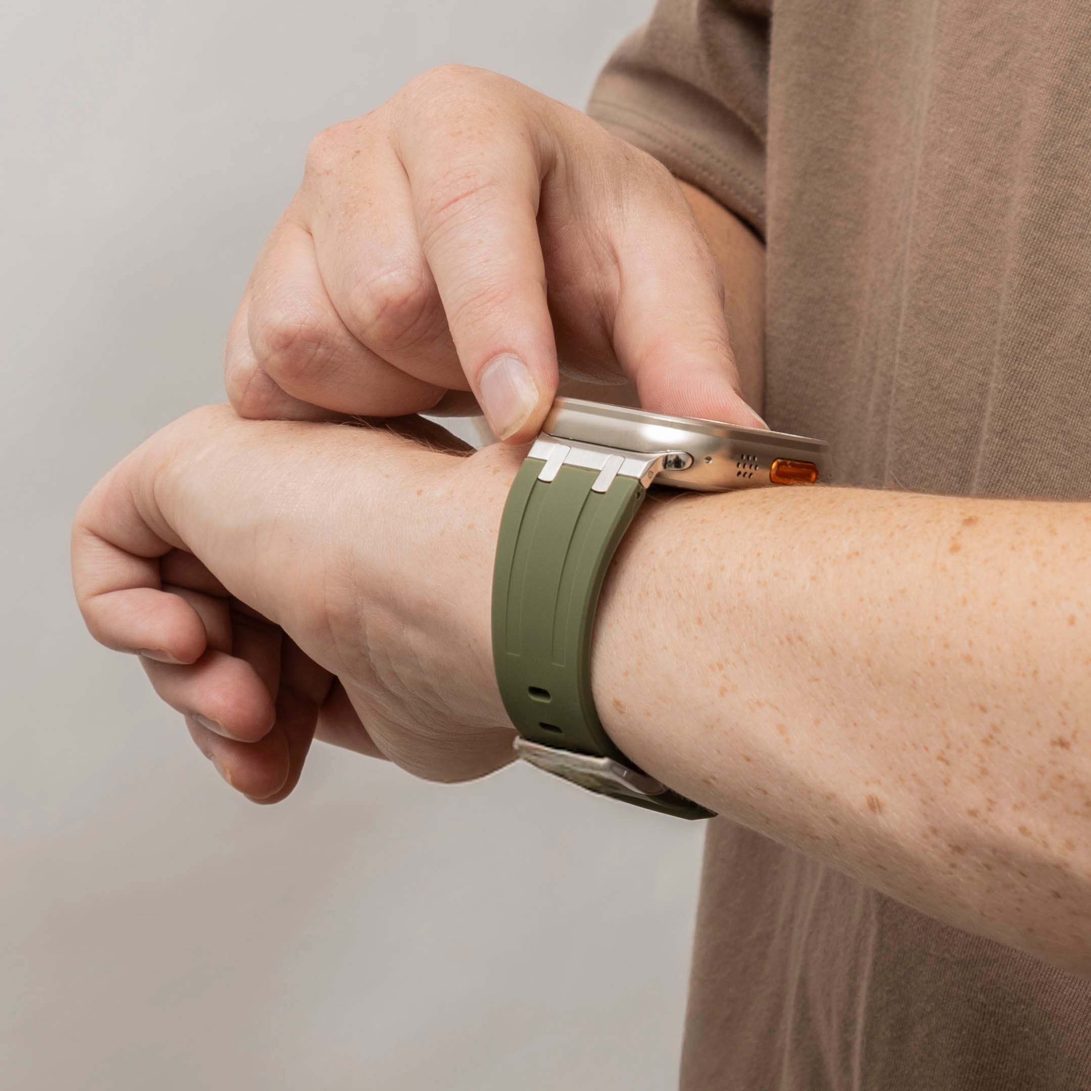 Bandz Apple Watch Silicone Strap 'Luxe Liquid' (Green With Silver)