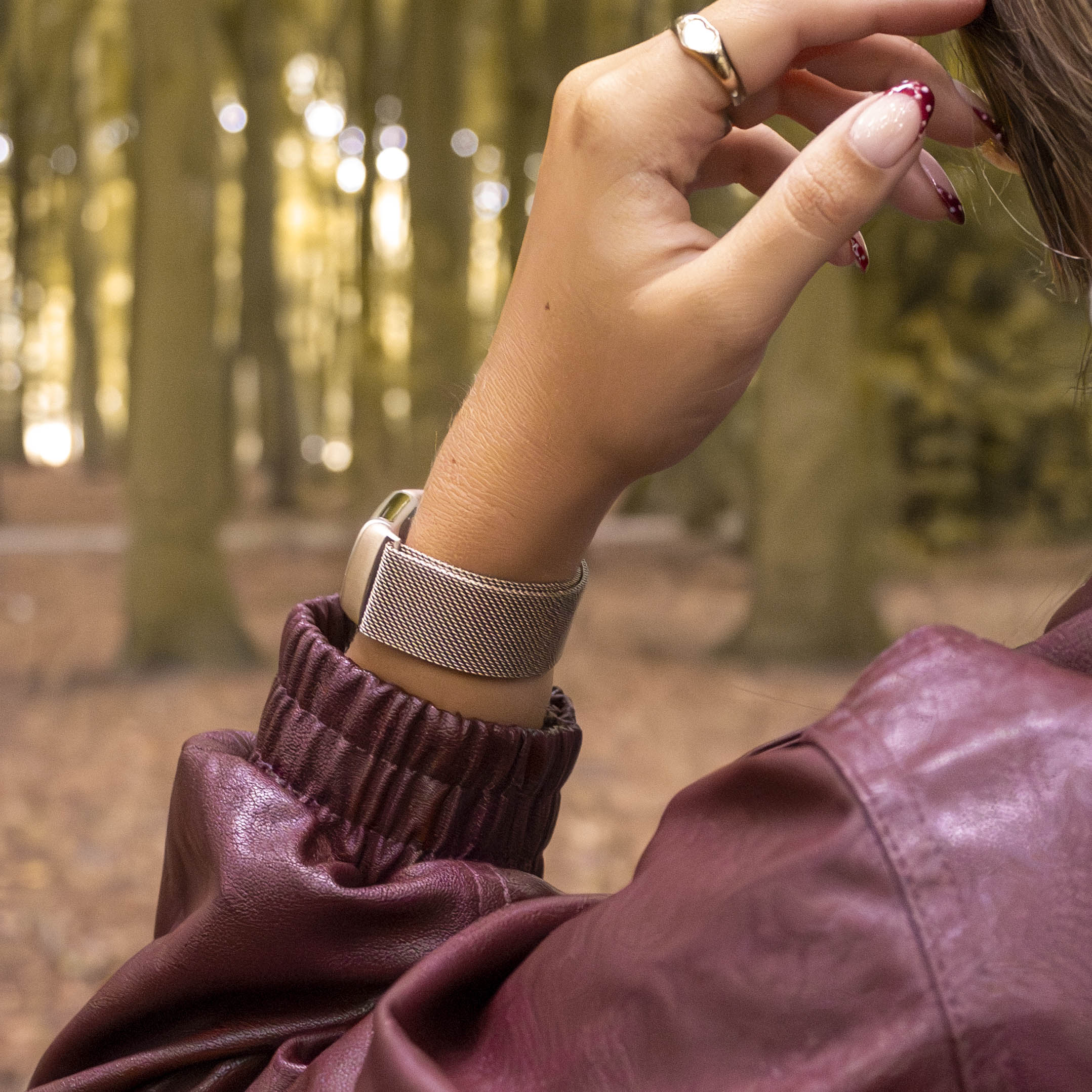 Fitbit Charge 5 Milanese Strap (Champagne)