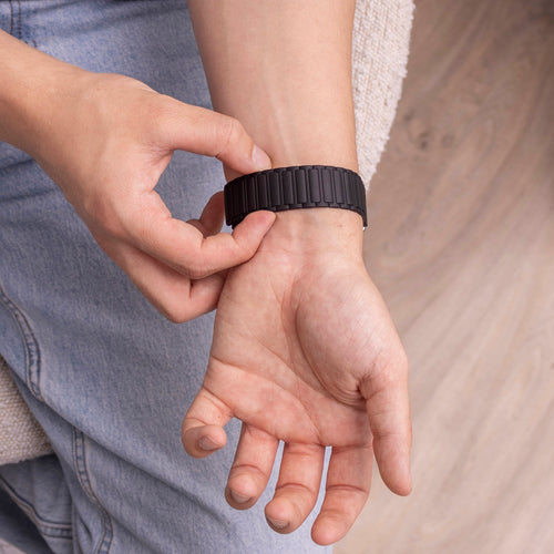 Samsung Galaxy Watch 8 - 40mm Magnetic Silicone Strap (Black)