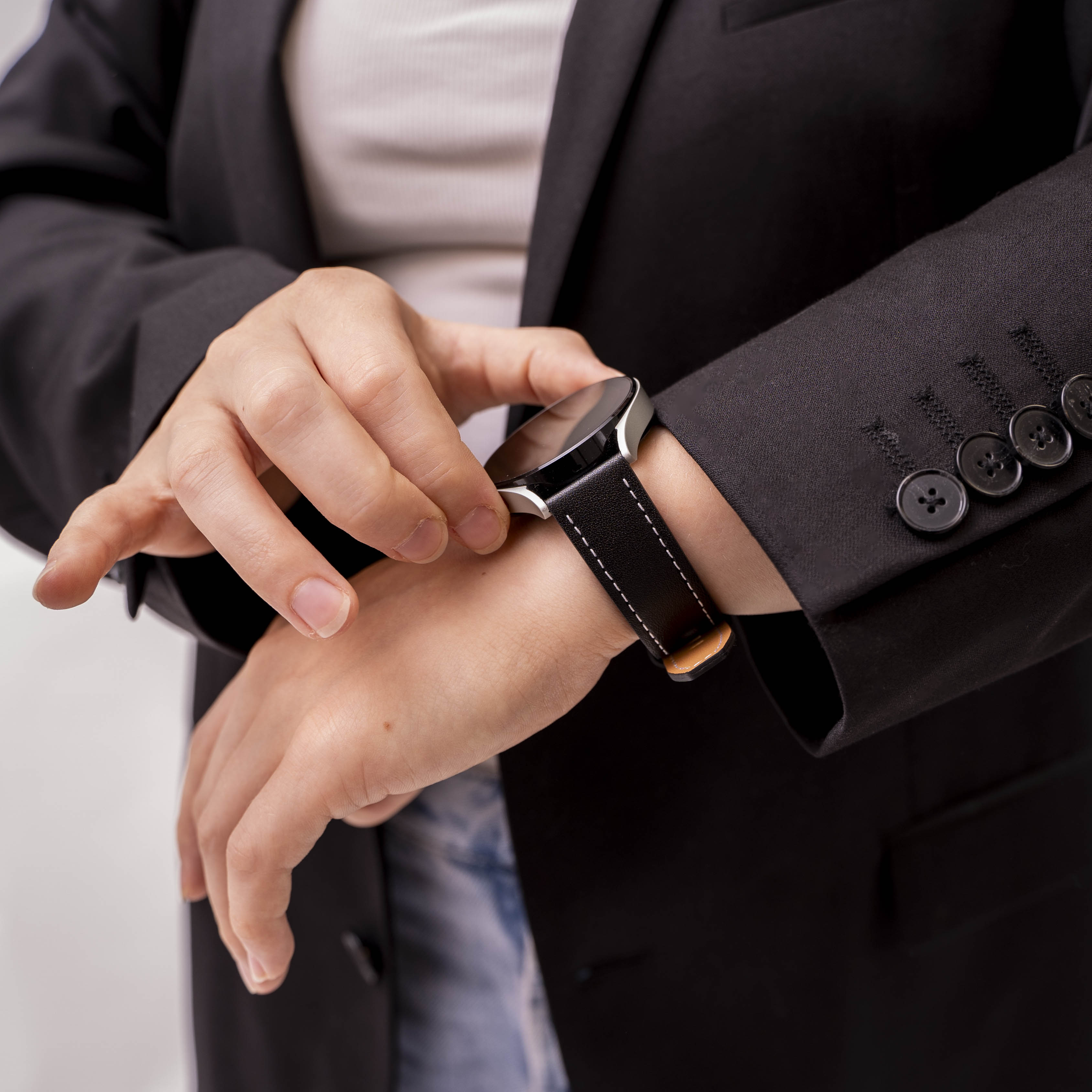 Samsung Galaxy Watch 6 Classic 47mm 'One Push' Leather Strap (Black)