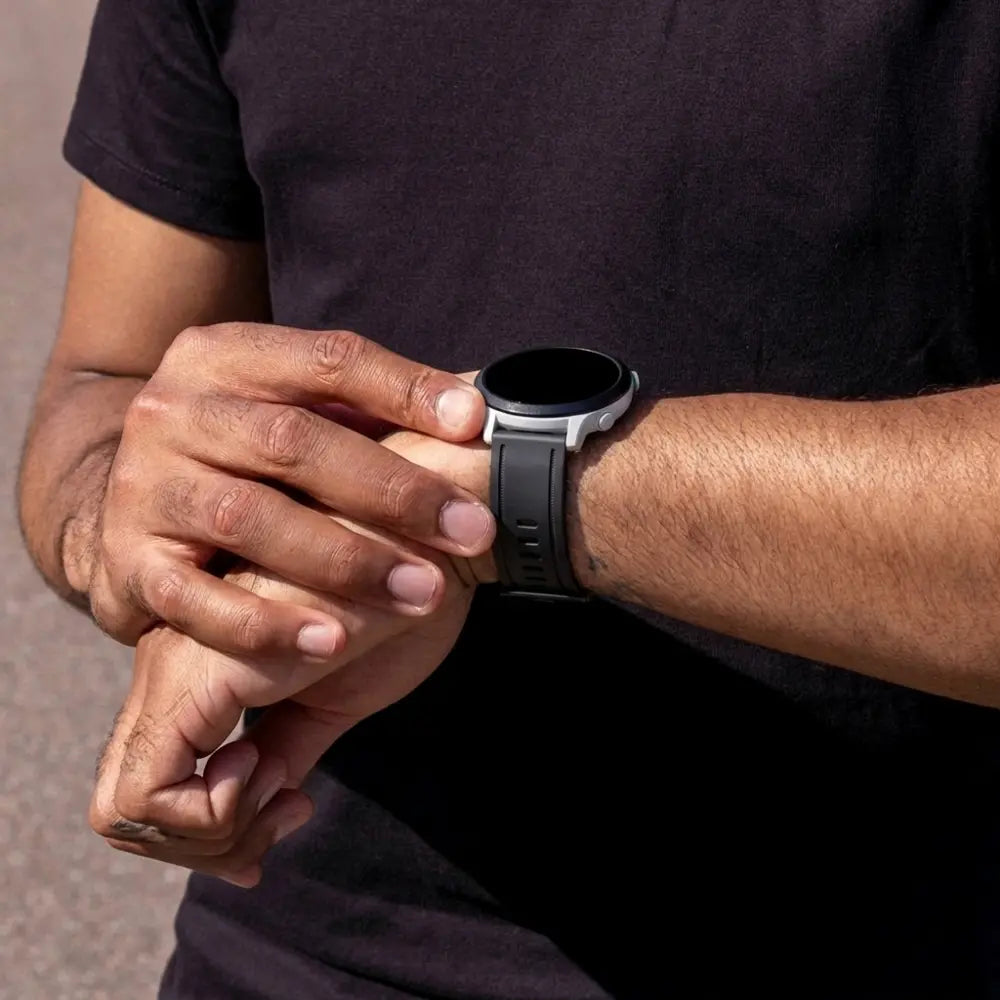 Bandz Garmin Fenix 5s/6s siliconen band met gesp (zwart)