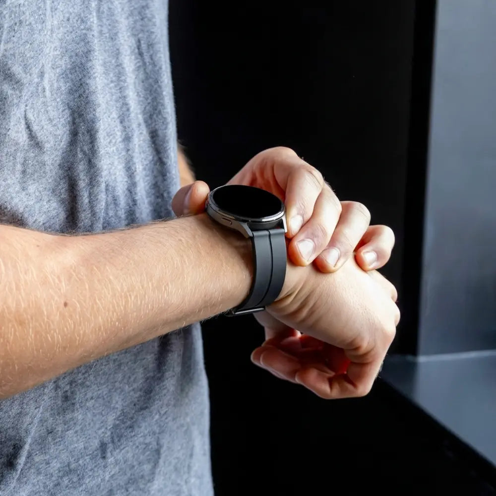 Bandz Garmin Forerunner 245 Silicone Strap with D-Buckle (Black)