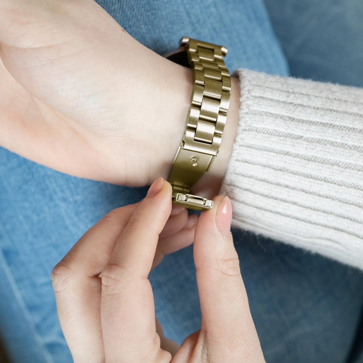 Steel Strap, gold, lifestyle photo