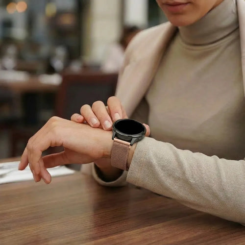 Milanese Loop Strap, rose gold, lifestyle photo