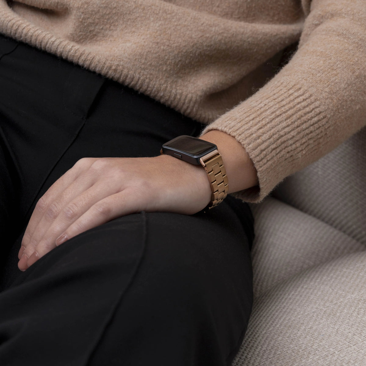 Steel Strap, rose gold, lifestyle photo