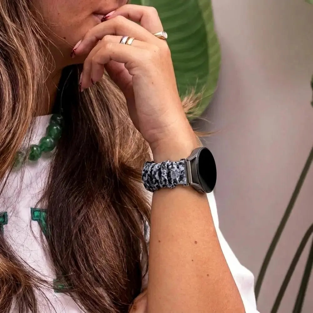 Samsung Galaxy Watch 7 - 40mm Scrunchie Strap (Sneaky Snake)
