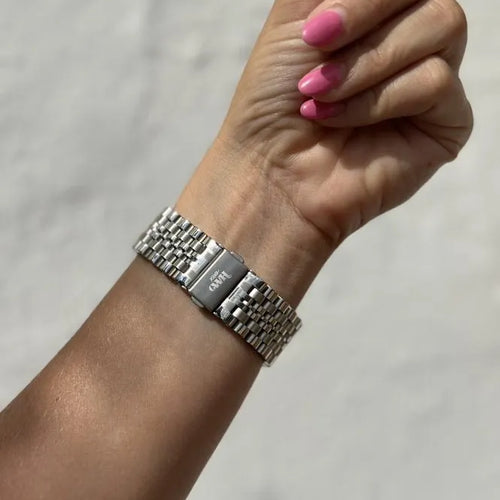 xoxo Wildhearts Fossil Gen 5 Steel Strap (Silver)