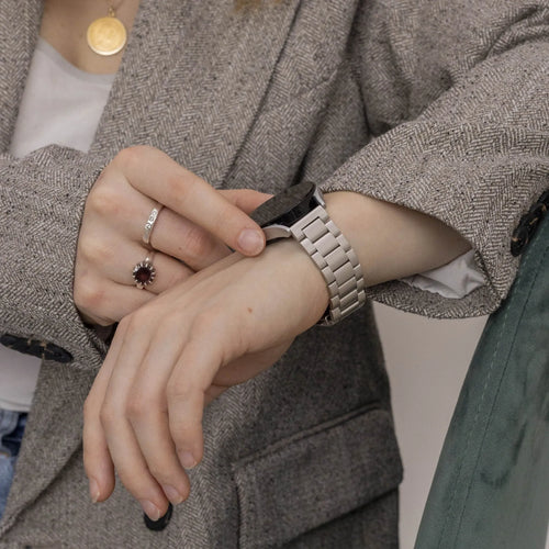 Steel Strap, starlight, lifestyle photo