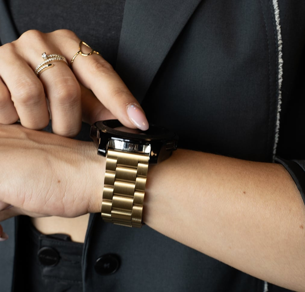 Steel Strap, gold, lifestyle photo