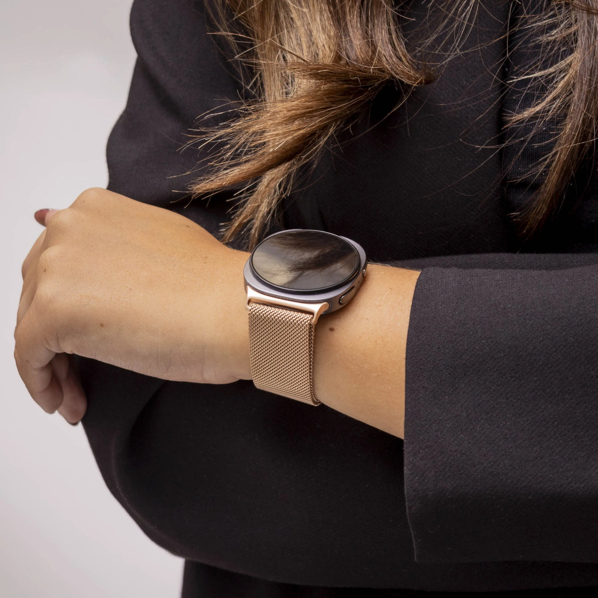 Milanese Strap, rose gold, lifestyle photo