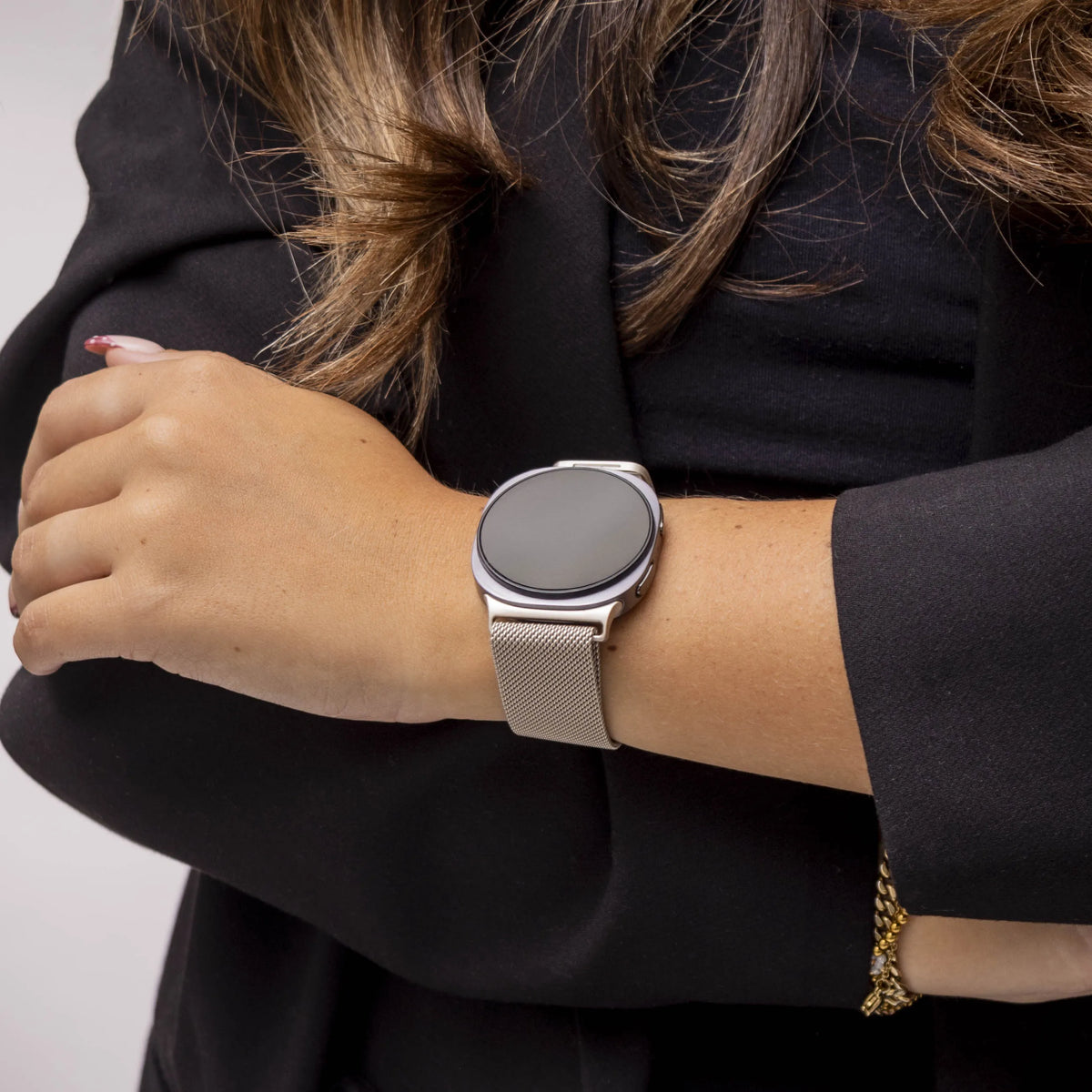 Milanese Strap, retro gold, lifestyle photo