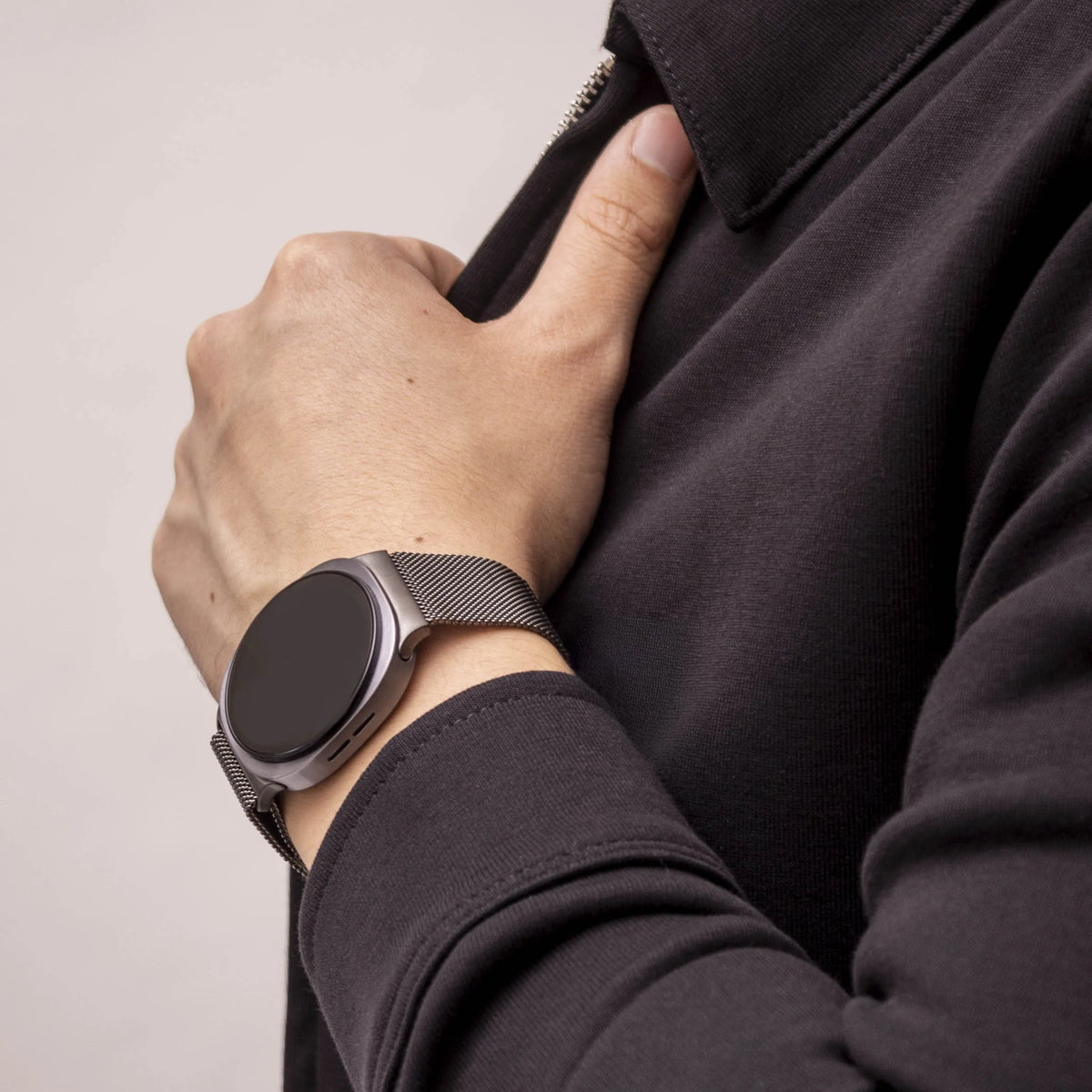 Milanese Strap, space grey, lifestyle photo