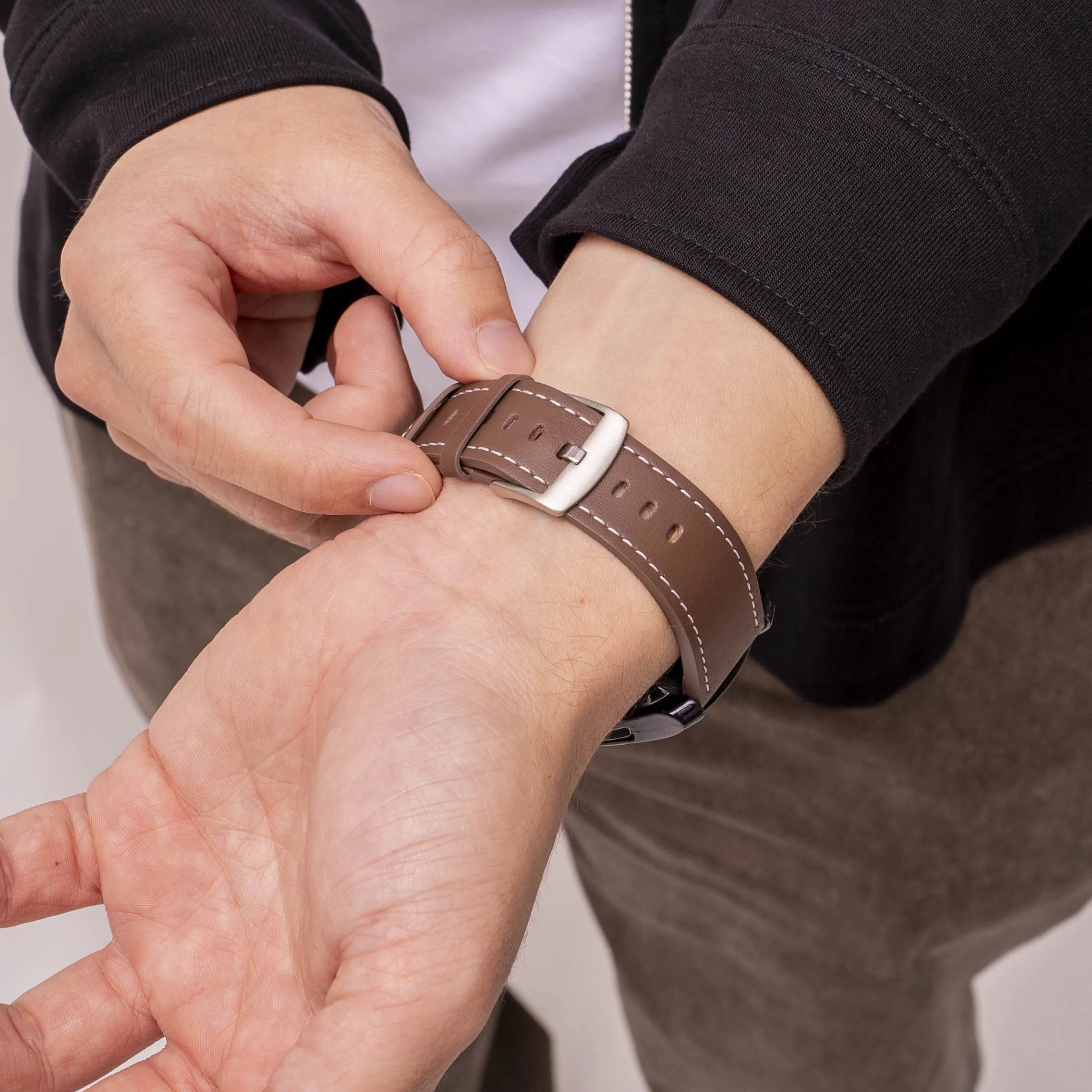 Polar Grit X2 Pro 'One Push' Leather Strap (Dark Brown)