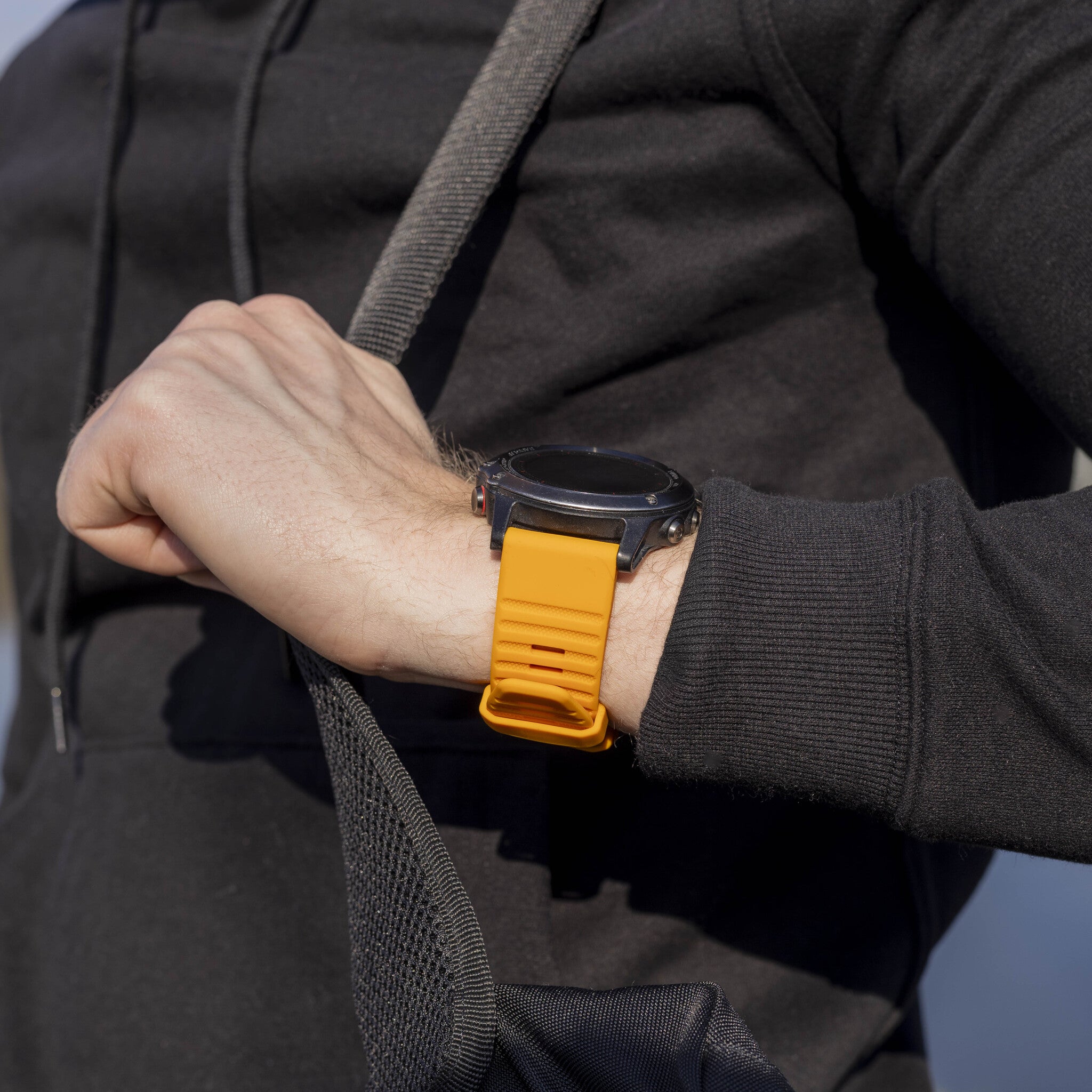Bandz Garmin D2 Mach 2 - 47mm Buckled Silicone Strap (Orange)