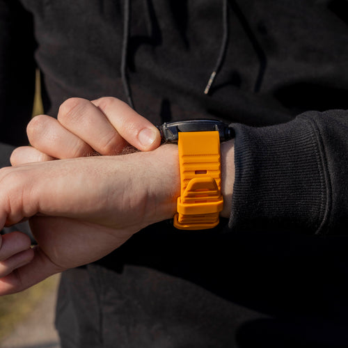 Bandz Garmin Instinct 3 - 50mm Silicone Strap with Buckle (Orange)