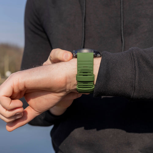 Bandz Garmin Fenix 5x/6x Buckled Silicone Strap (Dark Green)