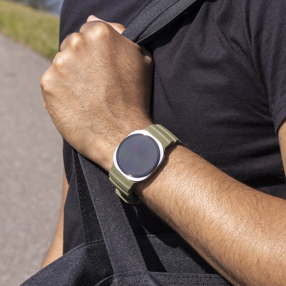 Silicone Strap Extreme, army green, lifestyle photo