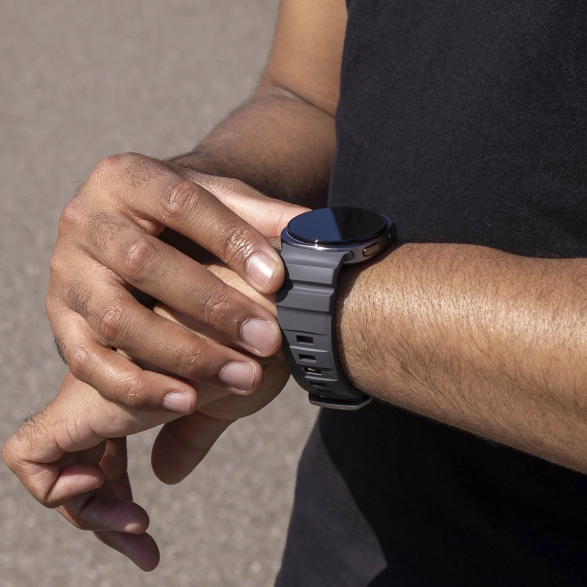 Silicone Strap Extreme, black, lifestyle photo