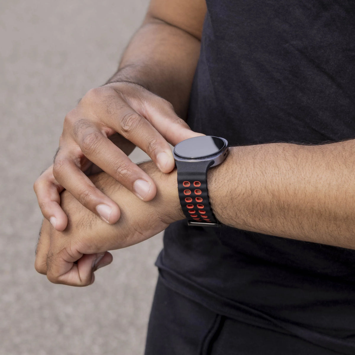 Silicone Ocean Strap, black/red, lifestyle photo
