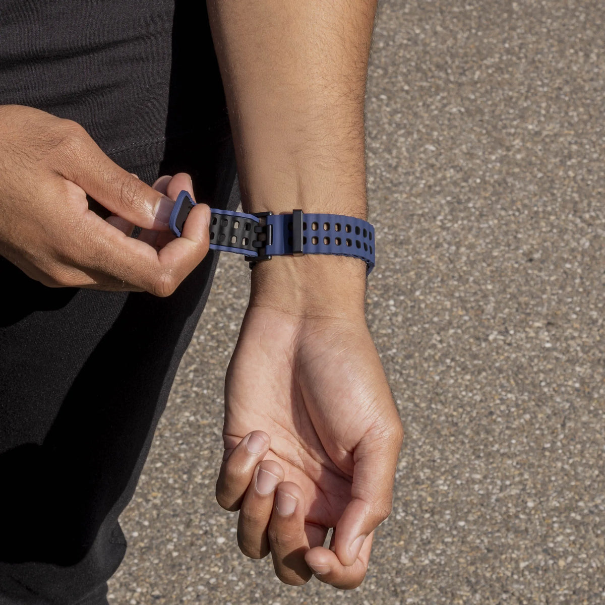 Silicone Ocean Strap, dark blue/black, lifestyle photo