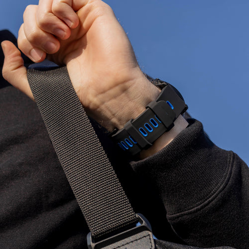Garmin Quatix 3 / 6x / 7x Solar Buckled Sport Strap (Black/Blue)