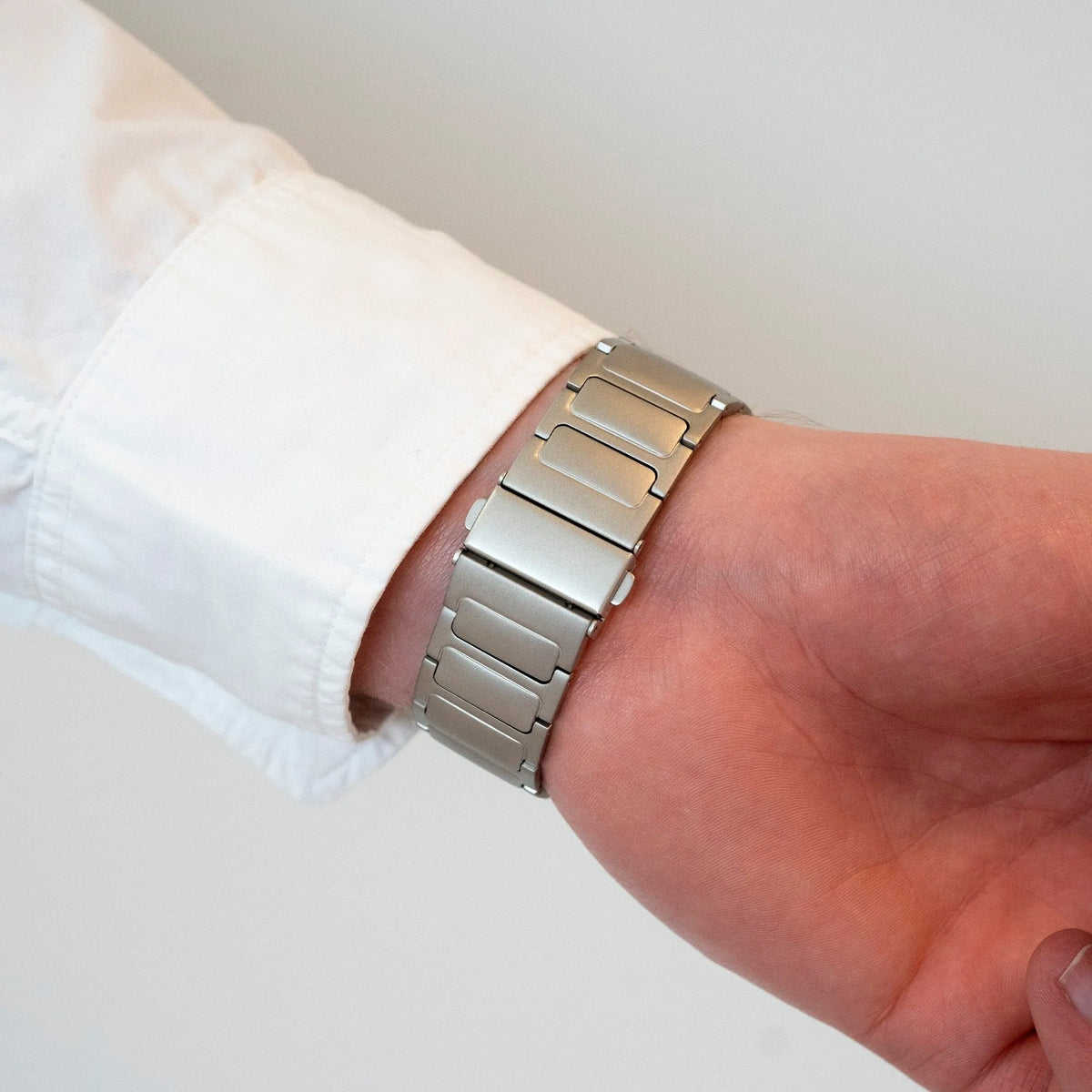 Titanium Strap 'One Push', lifestyle photo