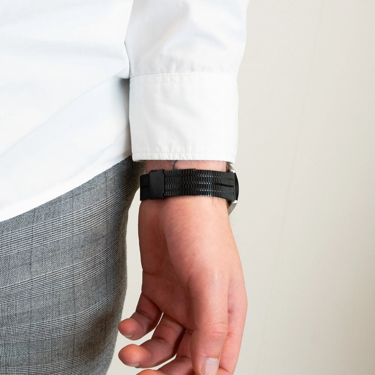 Adjustable Steel Strap, black, lifestyle photo