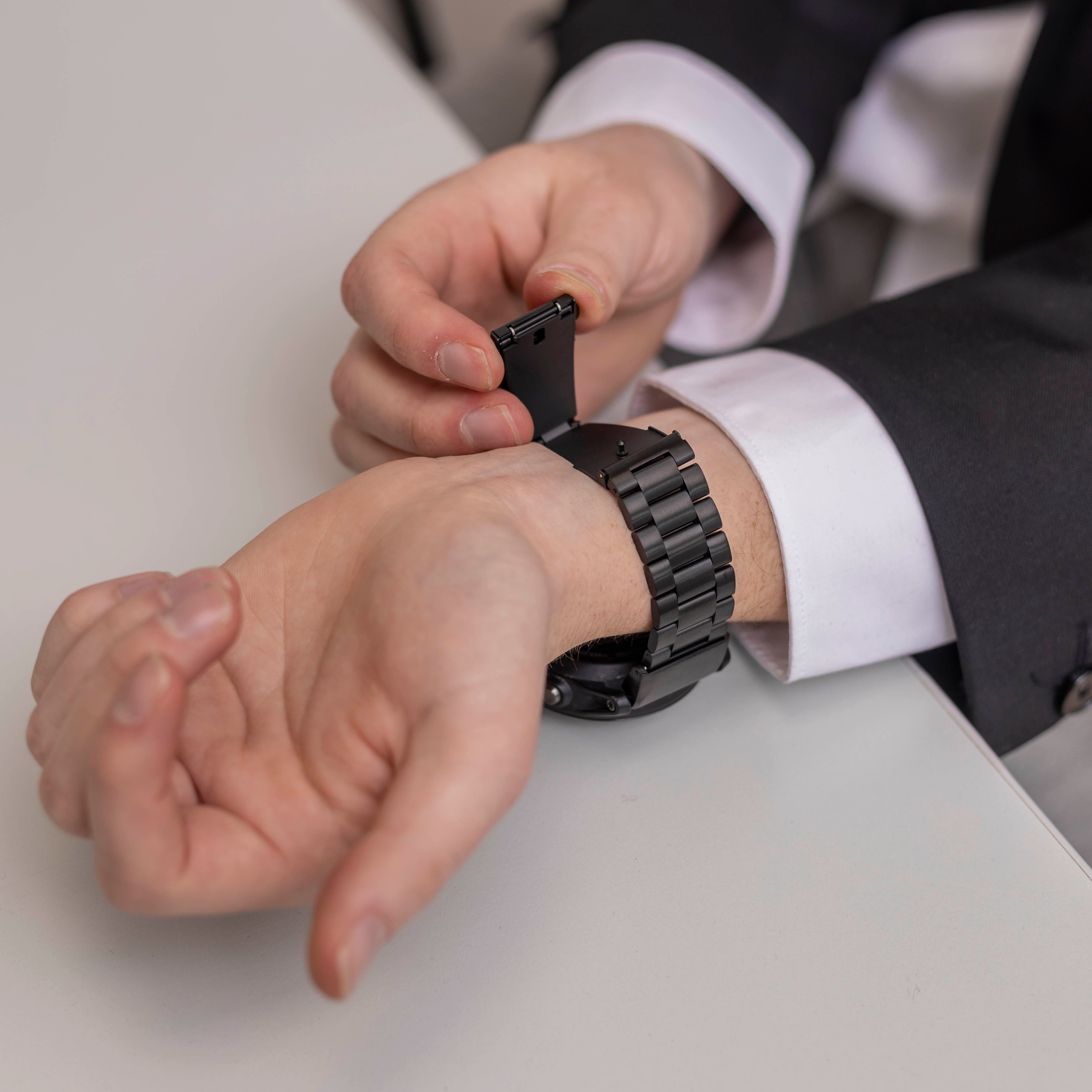 Garmin Fenix 7x Steel Strap (Black)