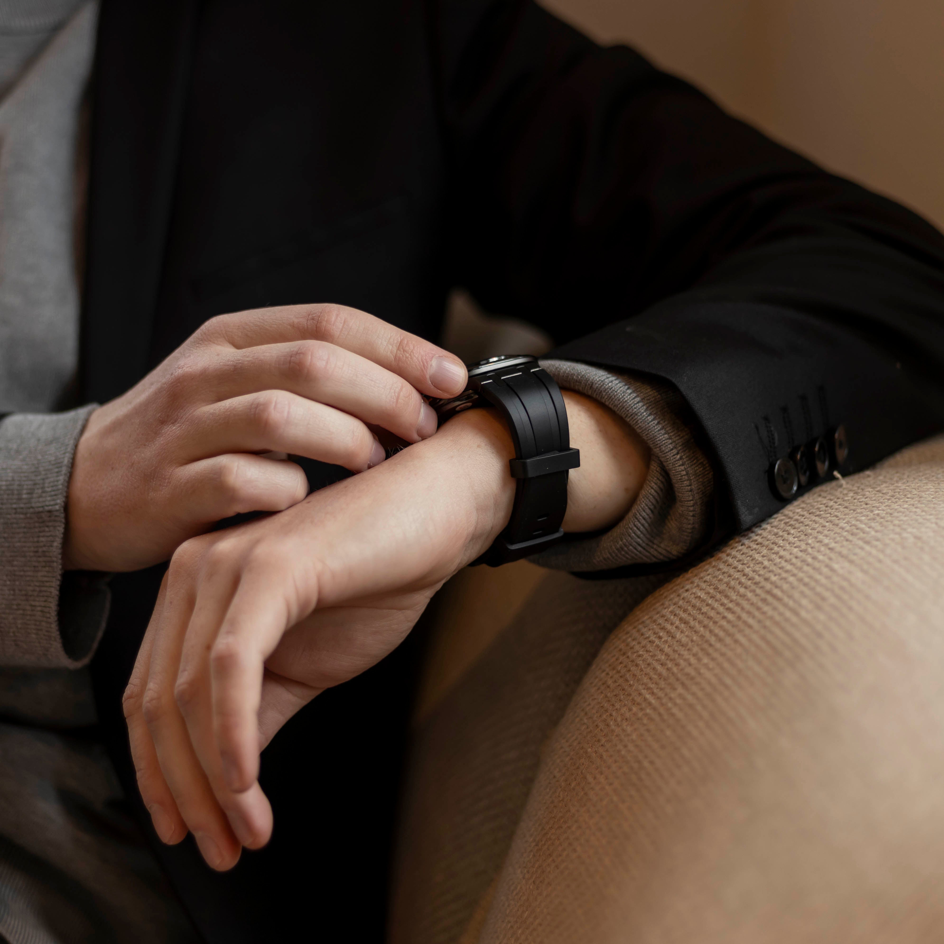 Bandz Samsung Galaxy Watch Ultra 2 Silicone Strap 'Luxe Liquid' (Orange/Black)