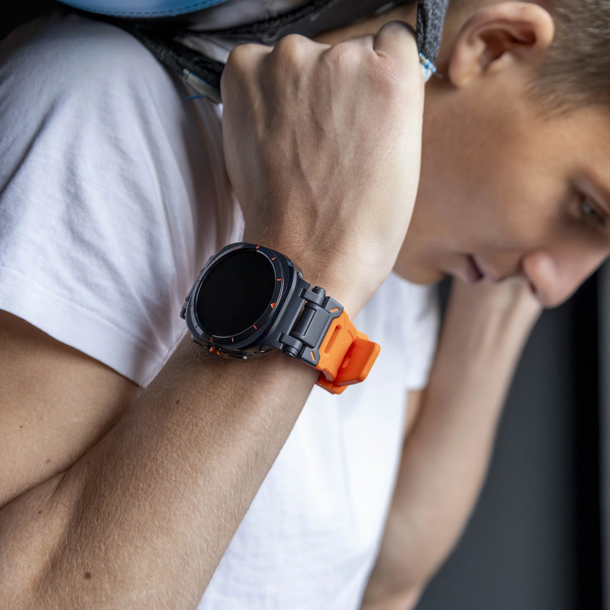 Silicone Strap 'Explorer', lifestyle photo