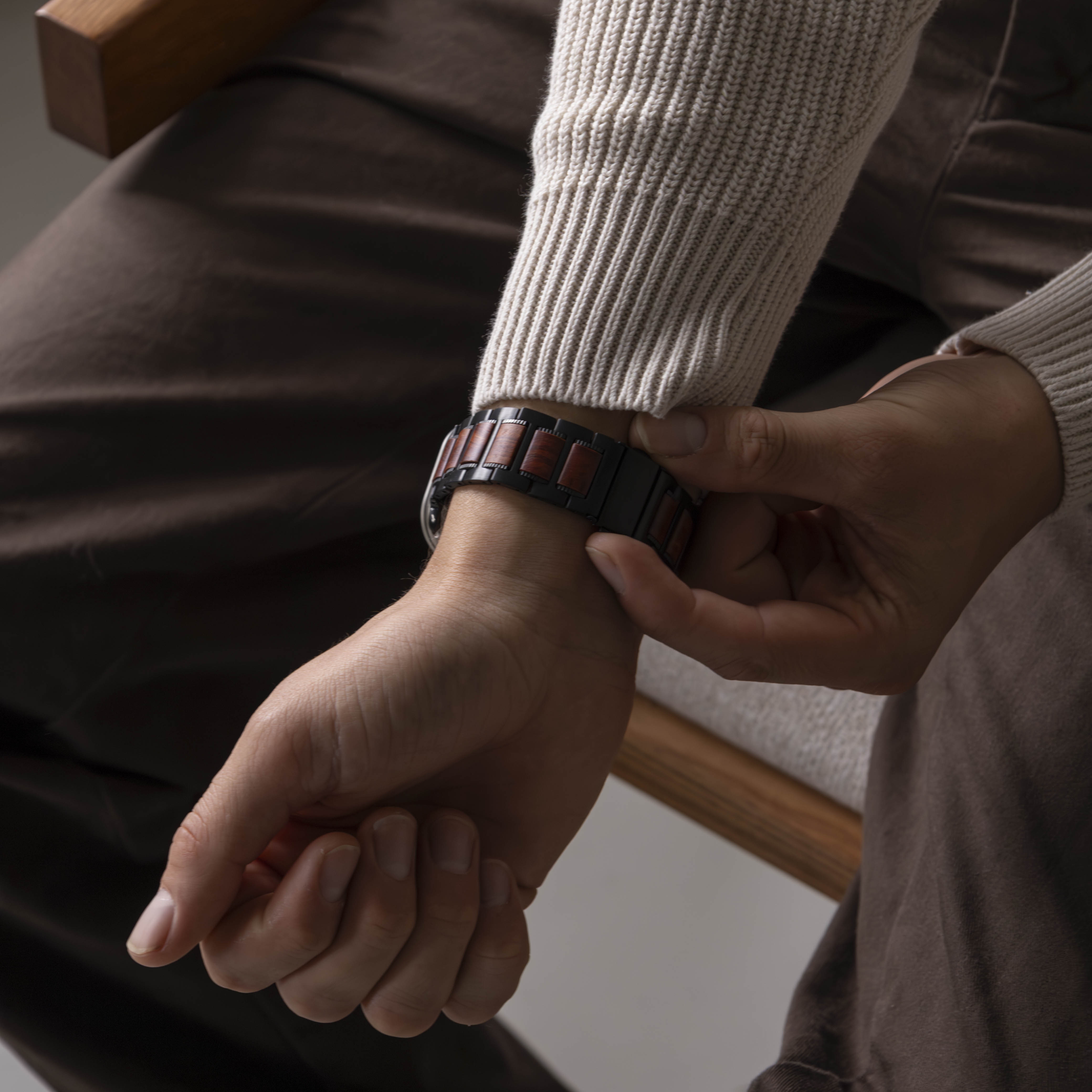 Apple Watch Ultra Steel/Wood Strap (Black/Brown)