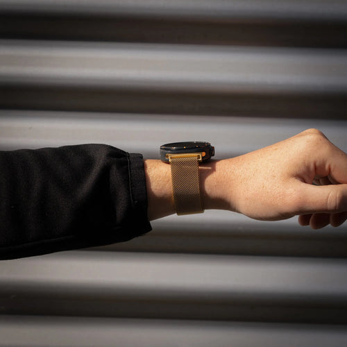 Milanese Strap, gold, lifestyle photo