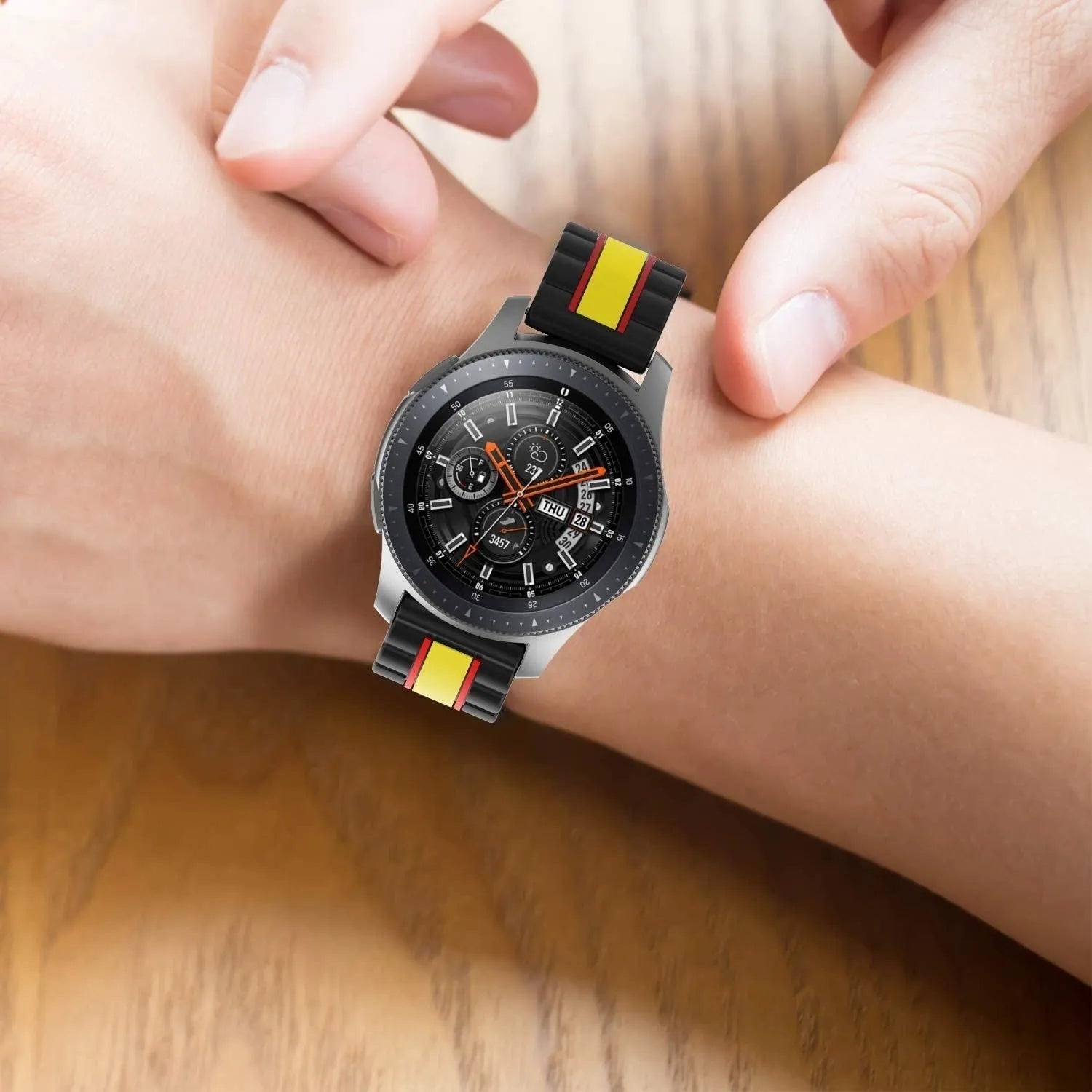 polar-vantage-m-silicone-band-met-streep-zwar
